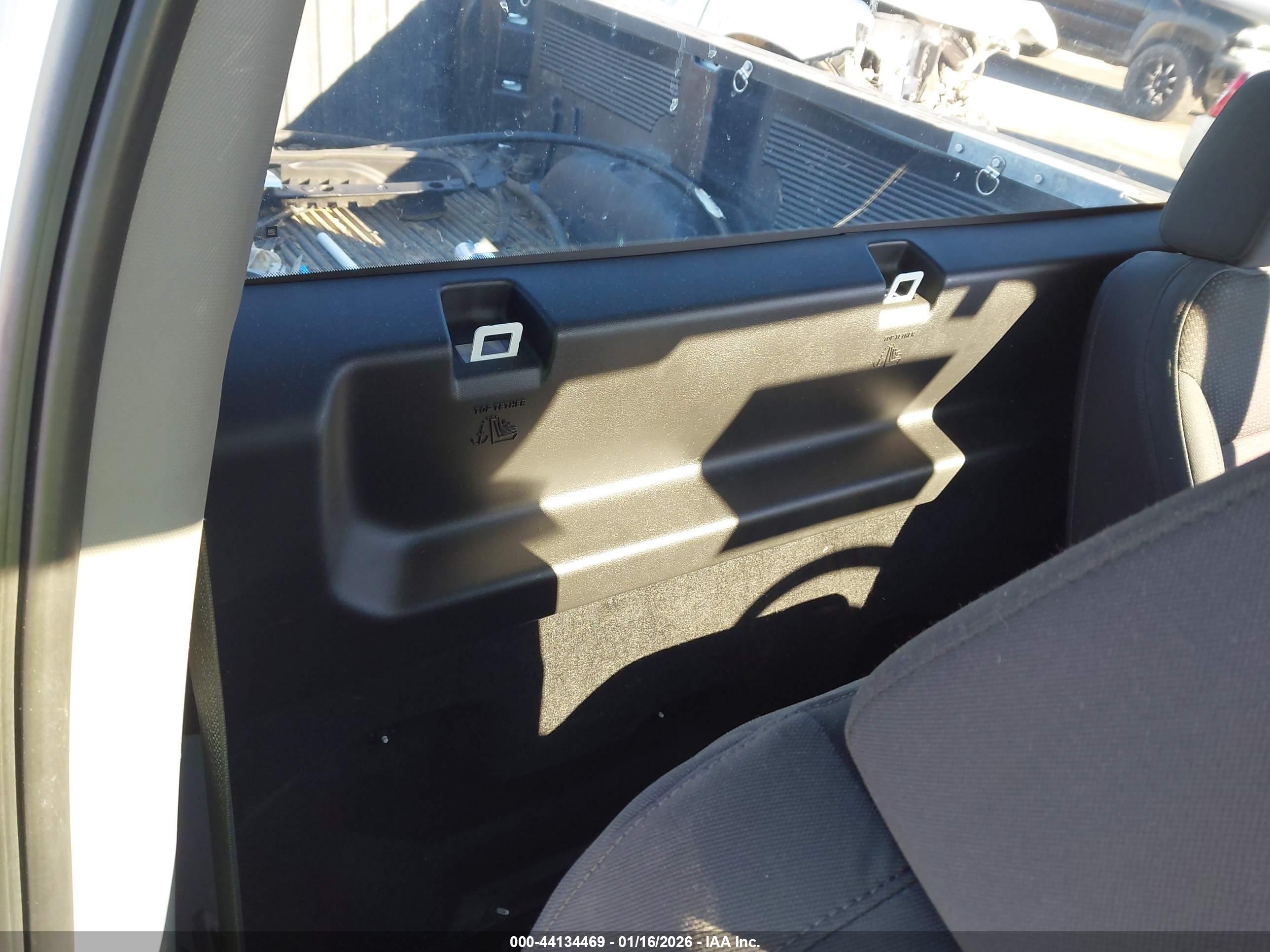 CHEVROLET SILVERADO image 8