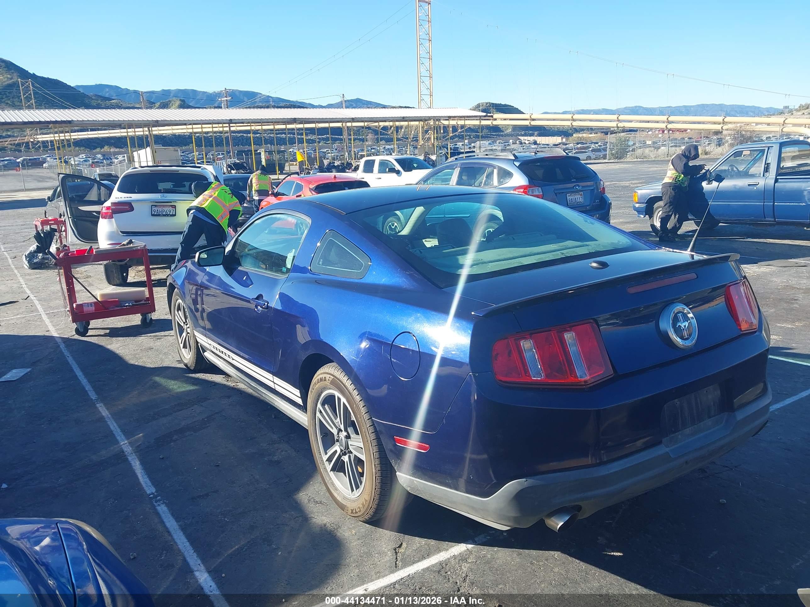 FORD MUSTANG image 3