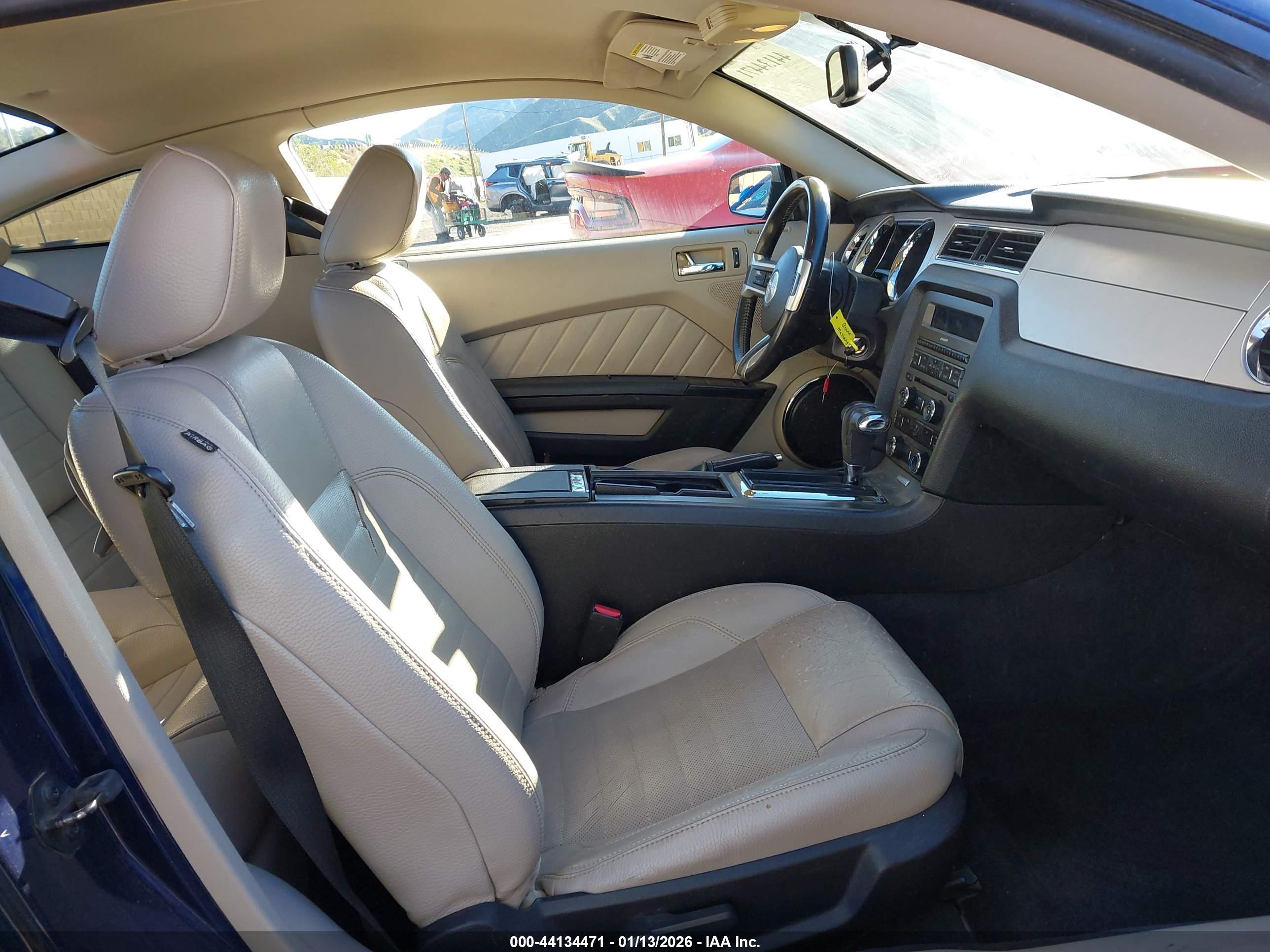 FORD MUSTANG image 5