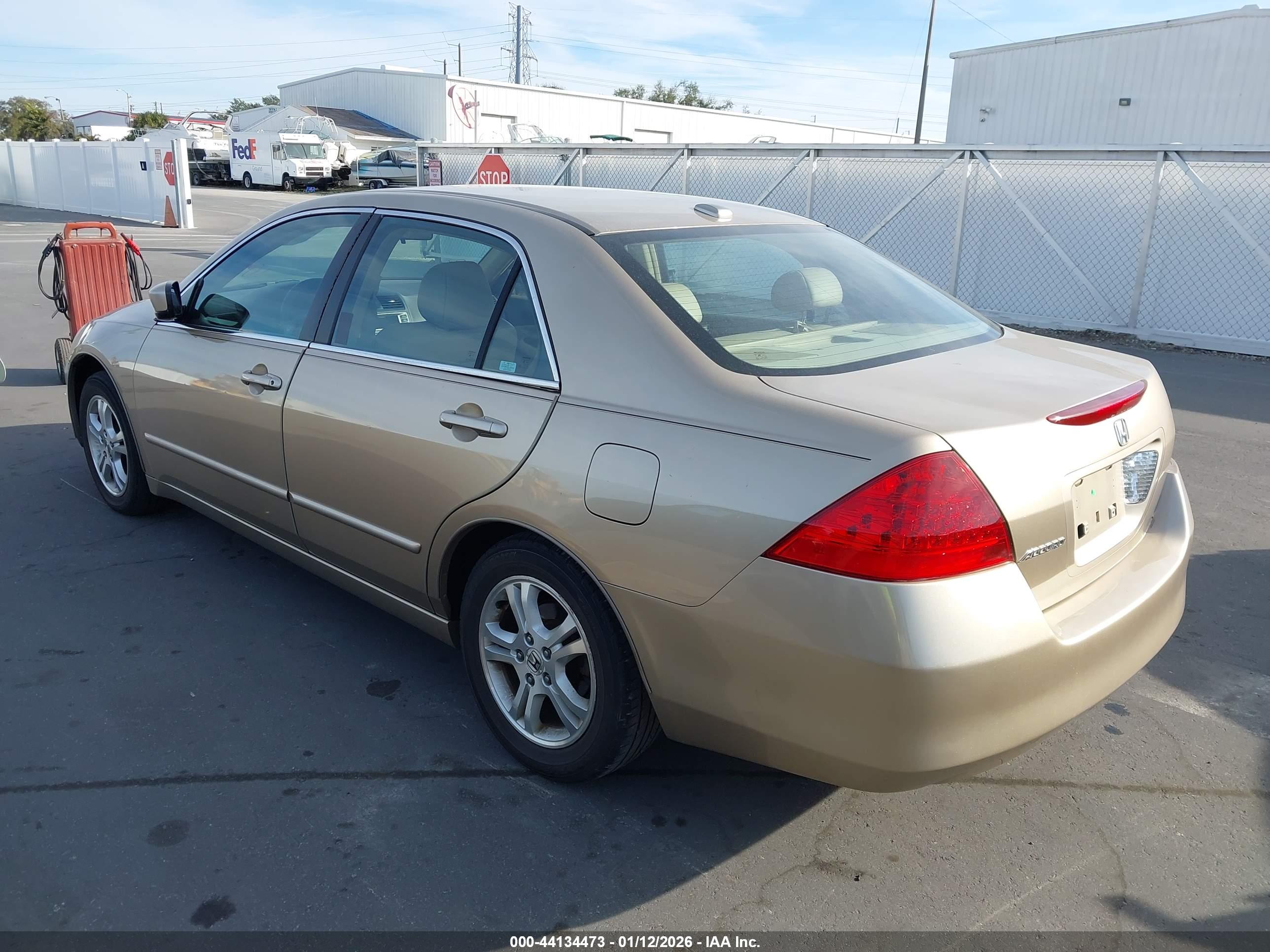 HONDA ACCORD image 3