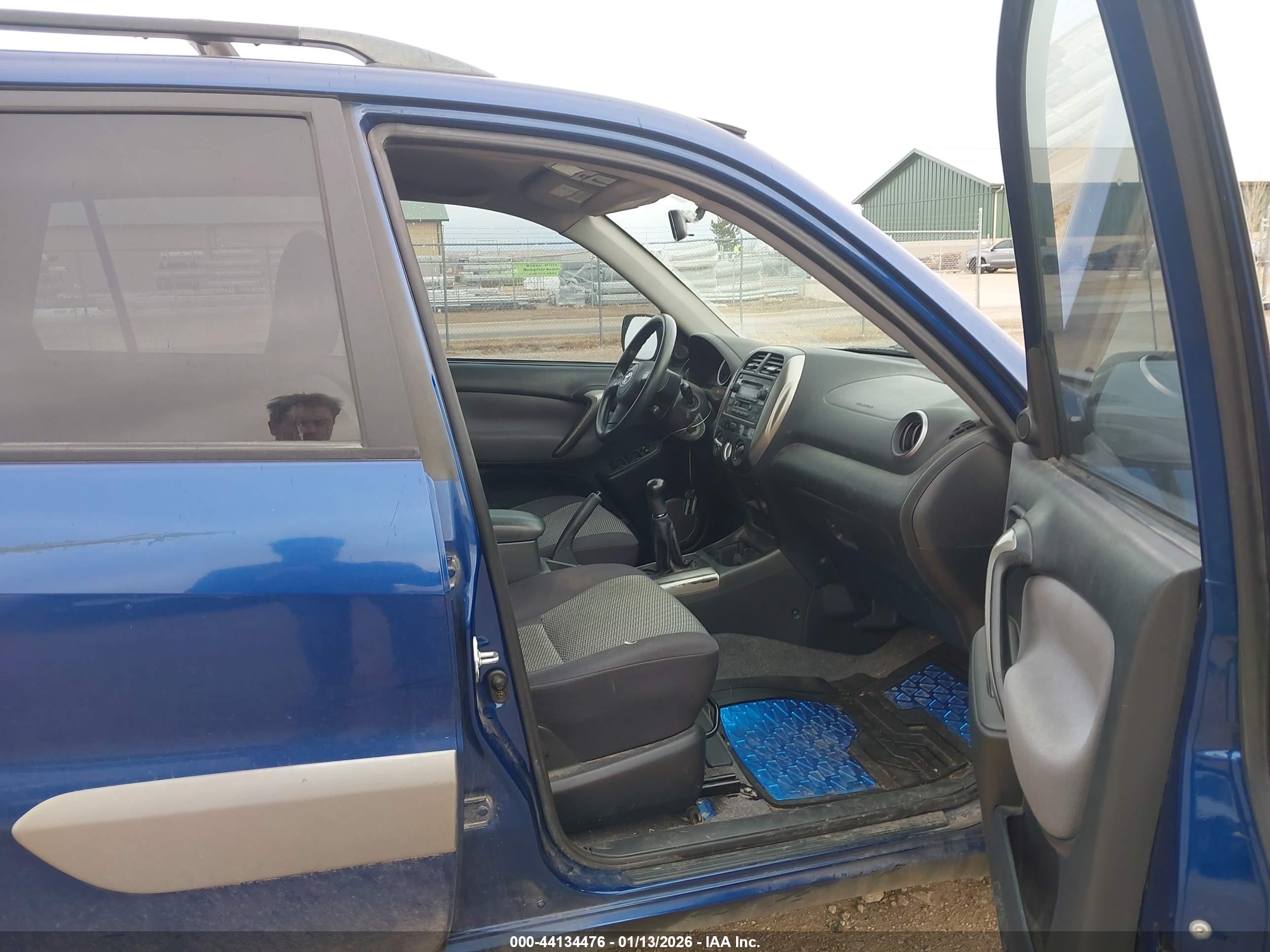 TOYOTA RAV4 image 5