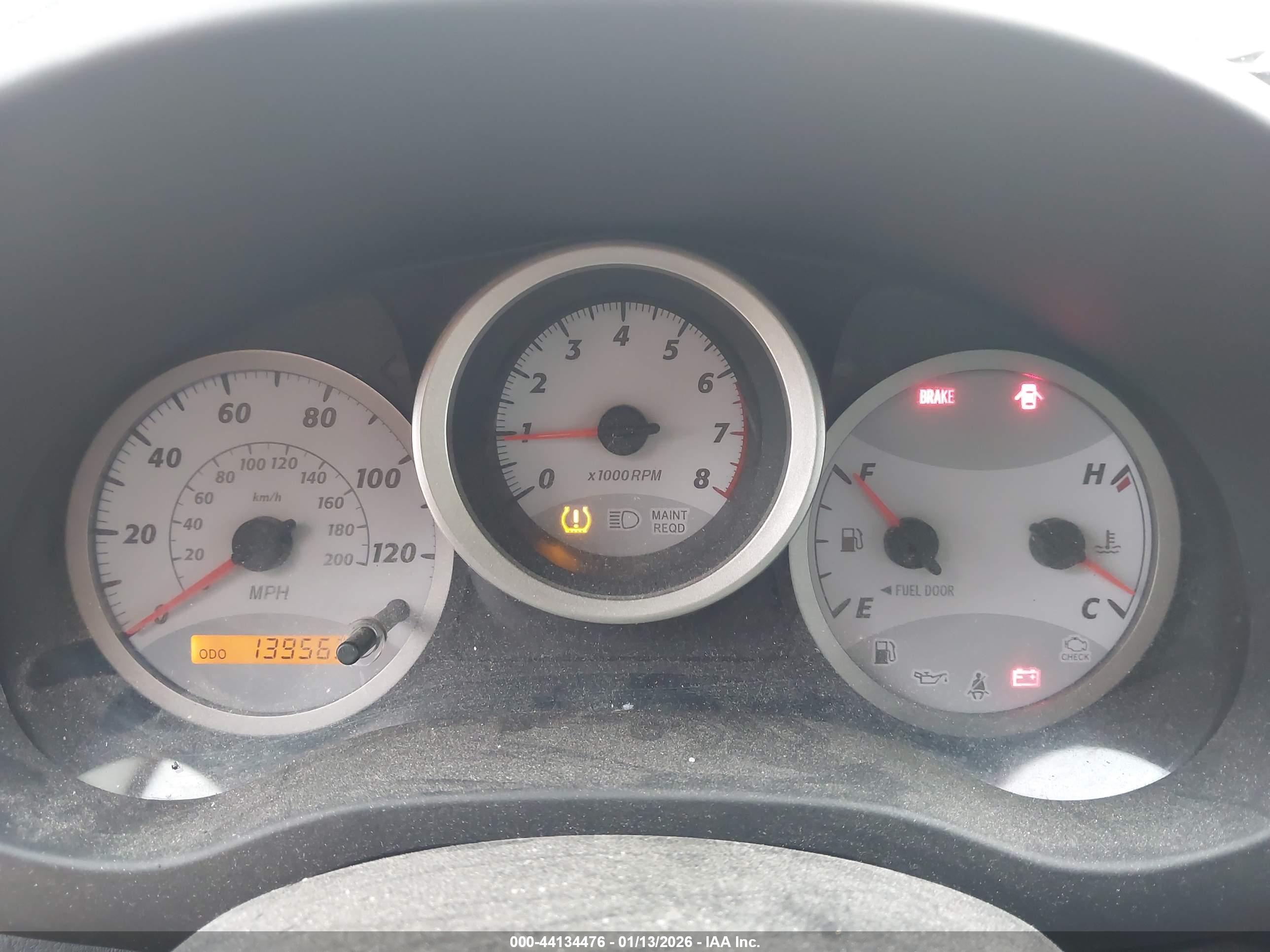 TOYOTA RAV4 image 7