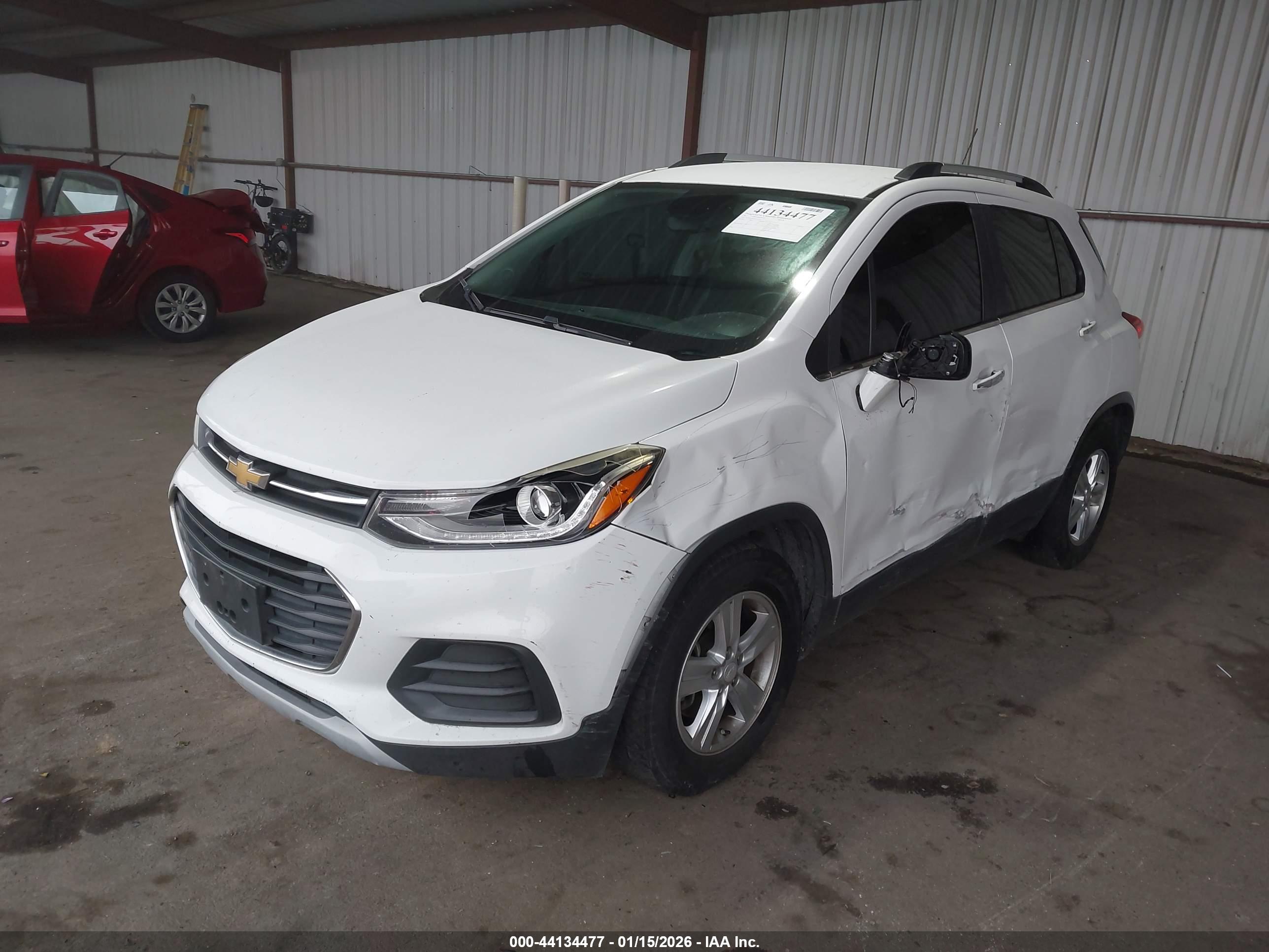 CHEVROLET TRAX image 2