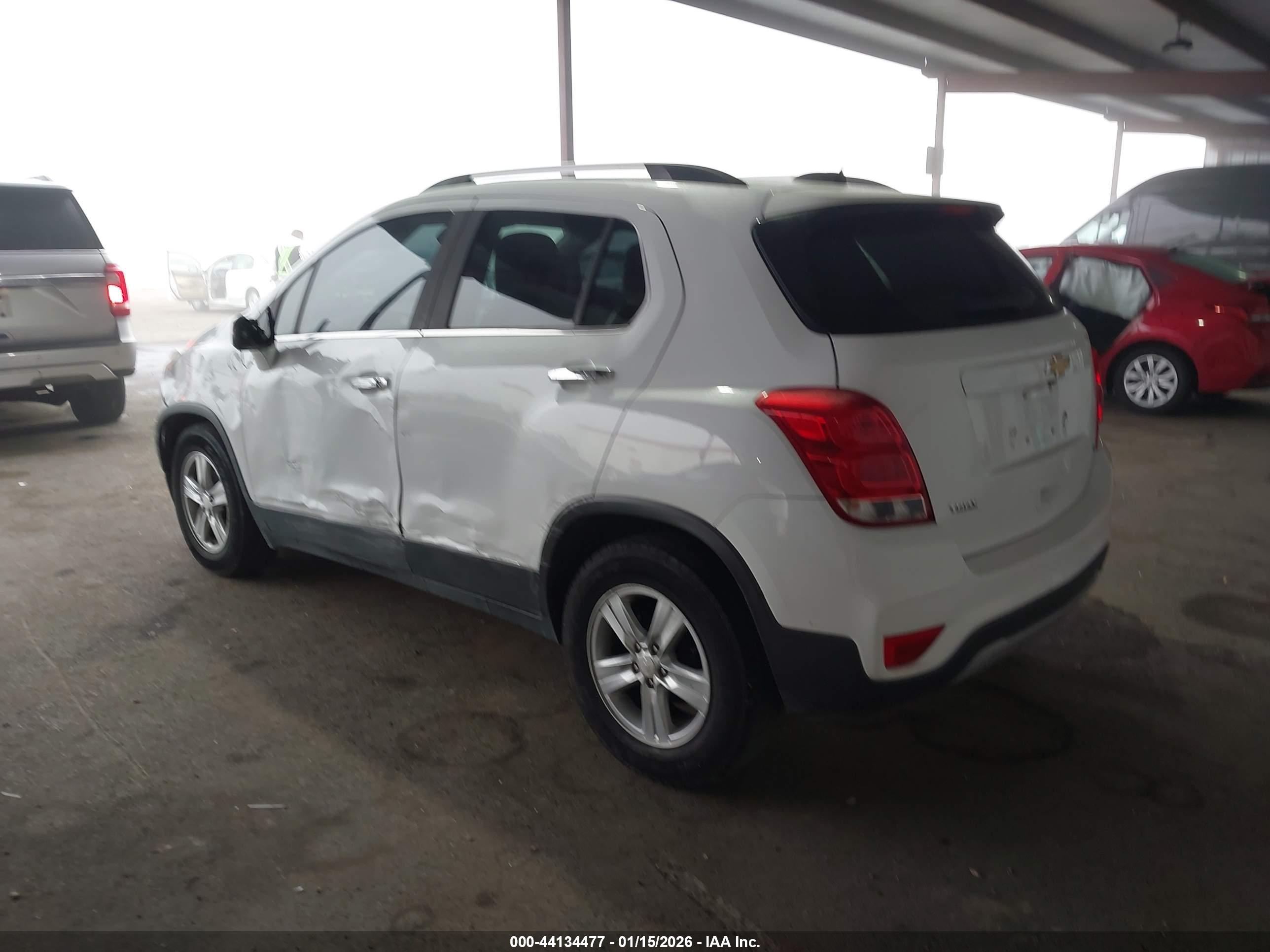 CHEVROLET TRAX image 3