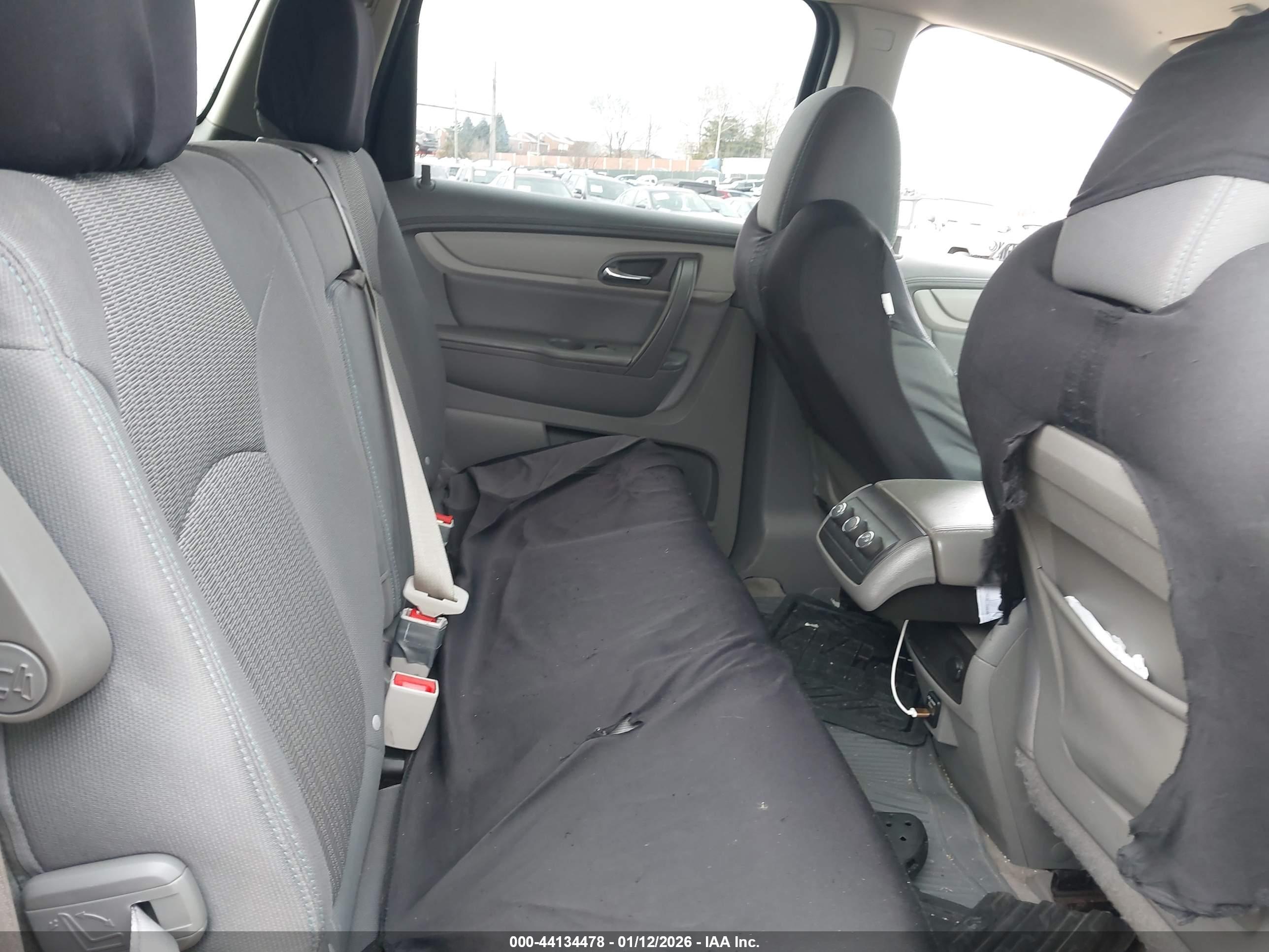 CHEVROLET TRAVERSE image 8