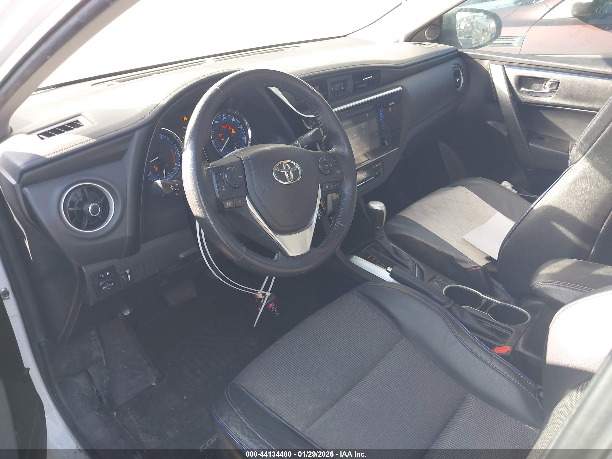 TOYOTA COROLLA image 5