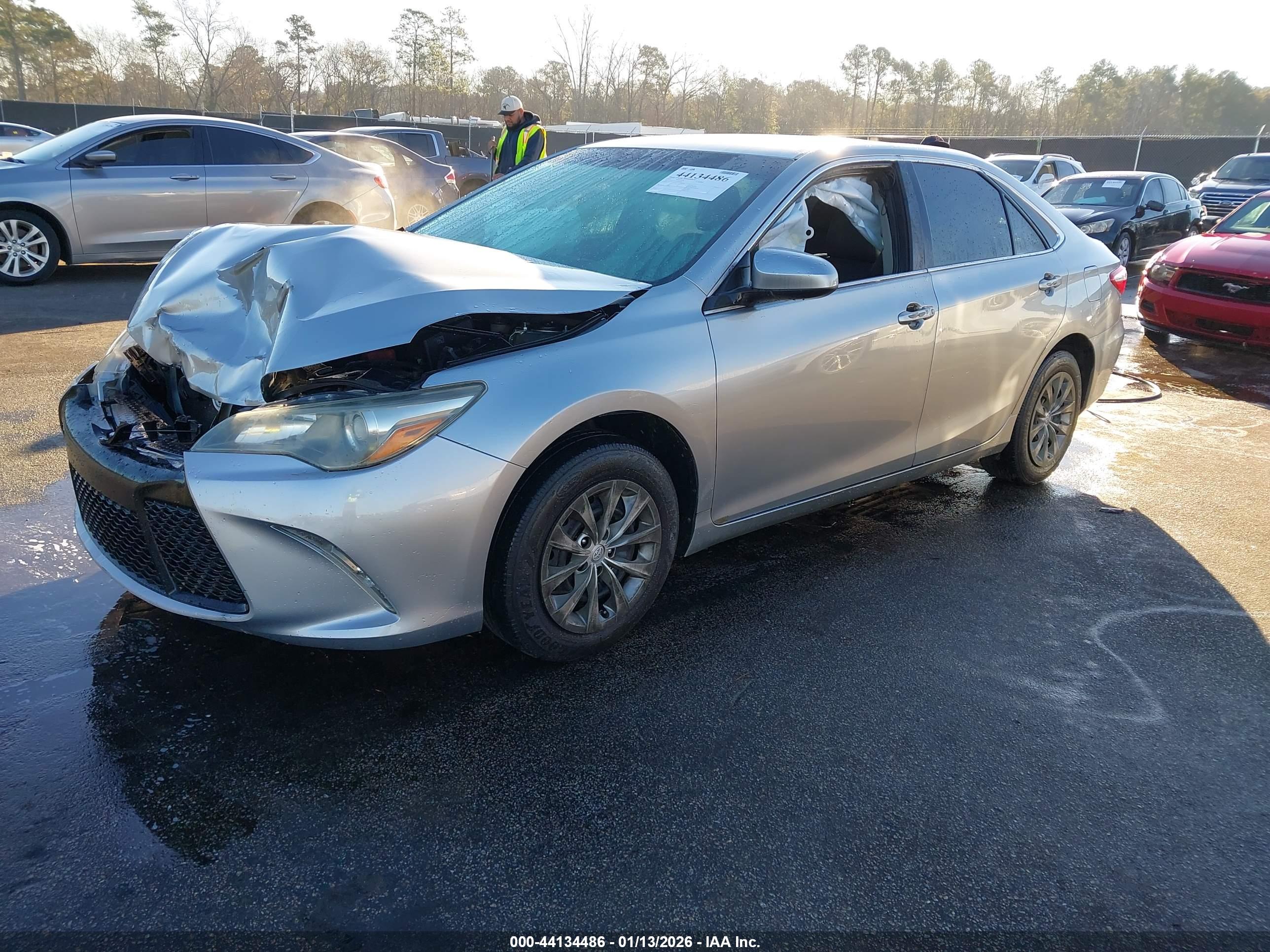 TOYOTA CAMRY image 2