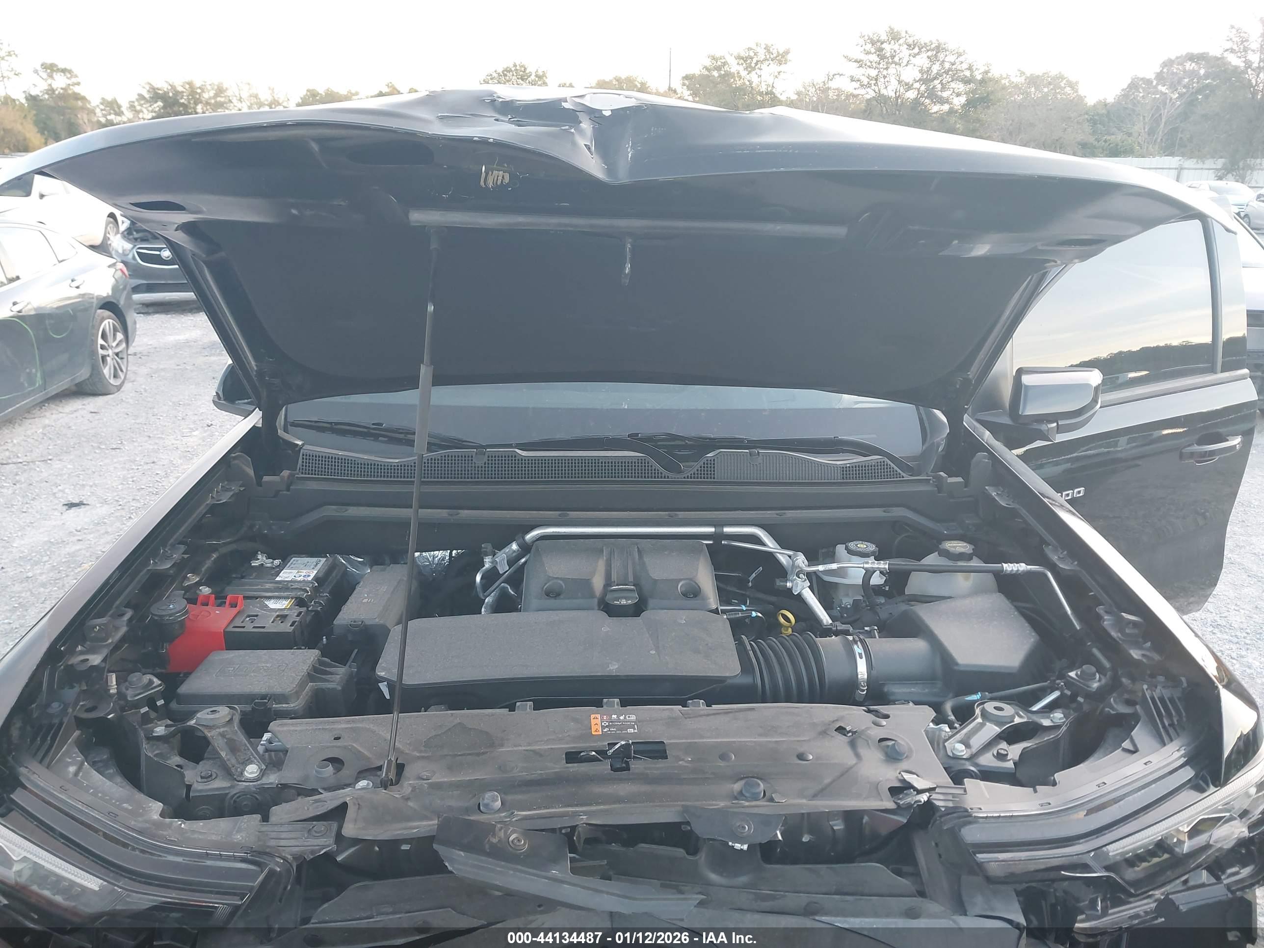 CHEVROLET COLORADO image 10
