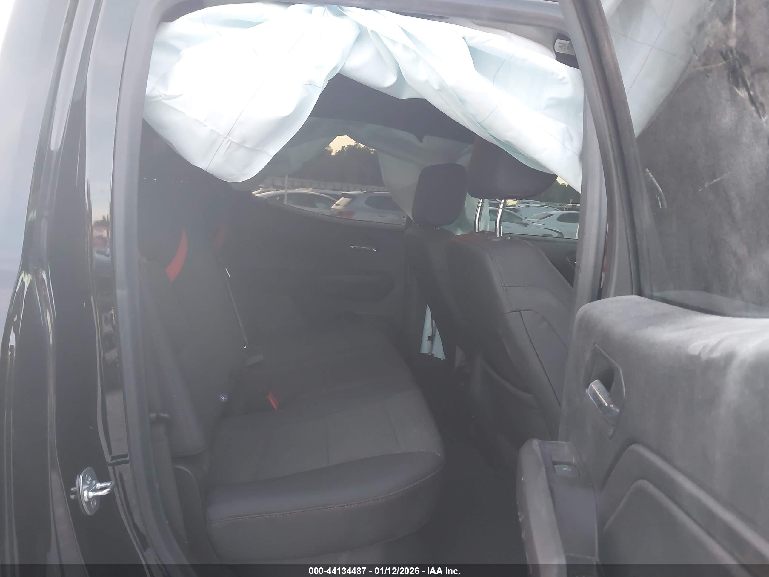 CHEVROLET COLORADO image 8