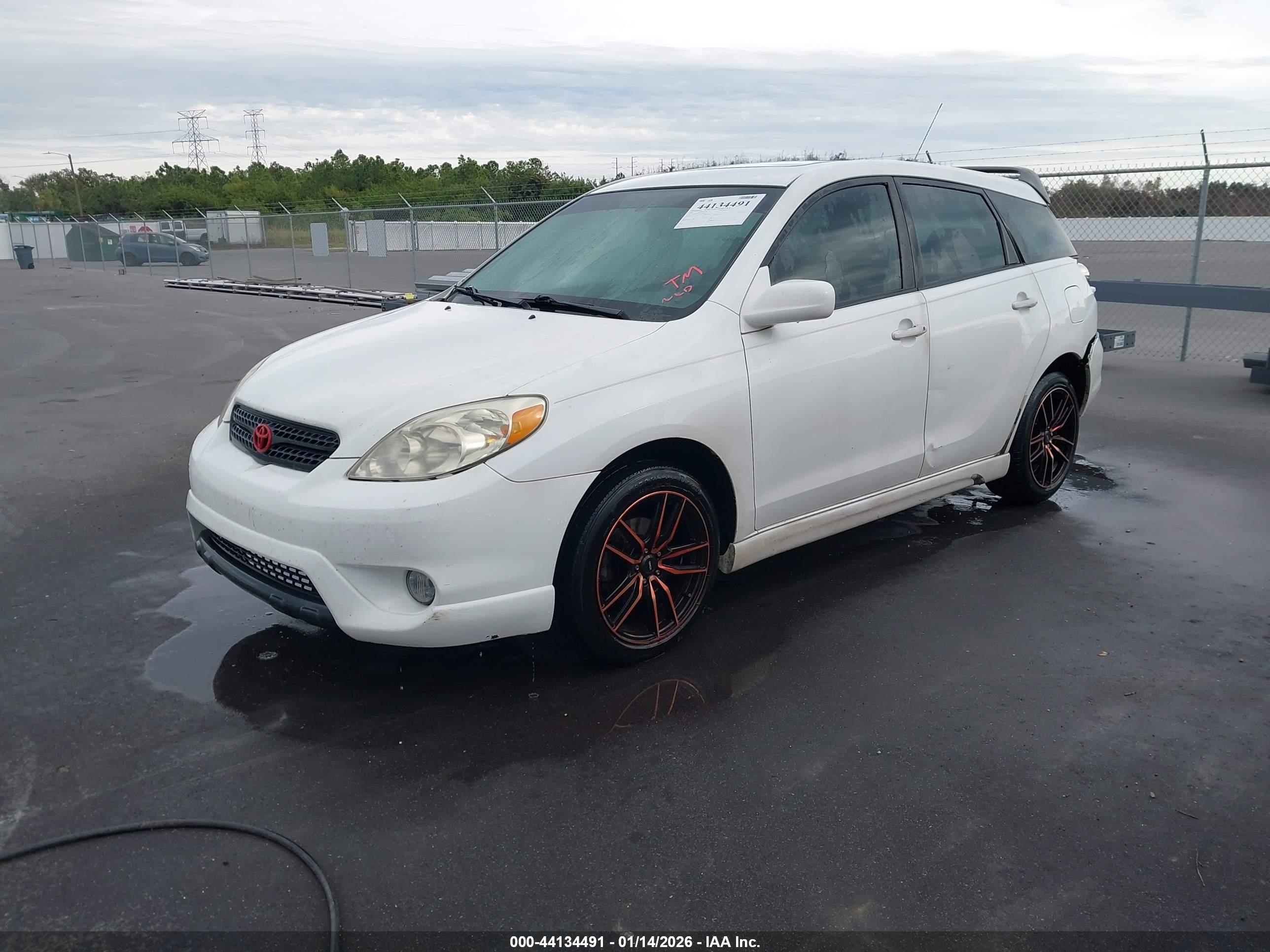 TOYOTA MATRIX image 2