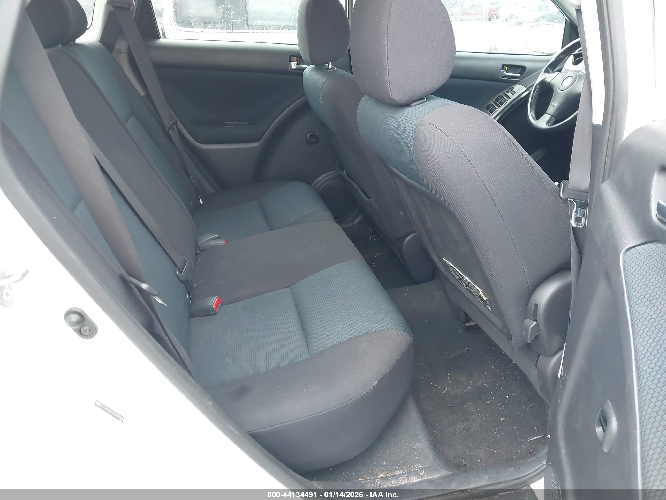 TOYOTA MATRIX image 8