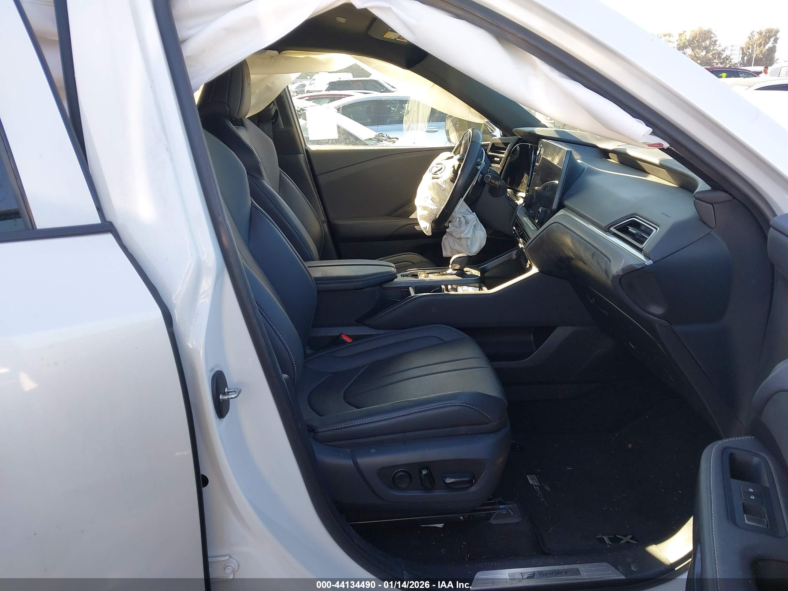 LEXUS TX image 5