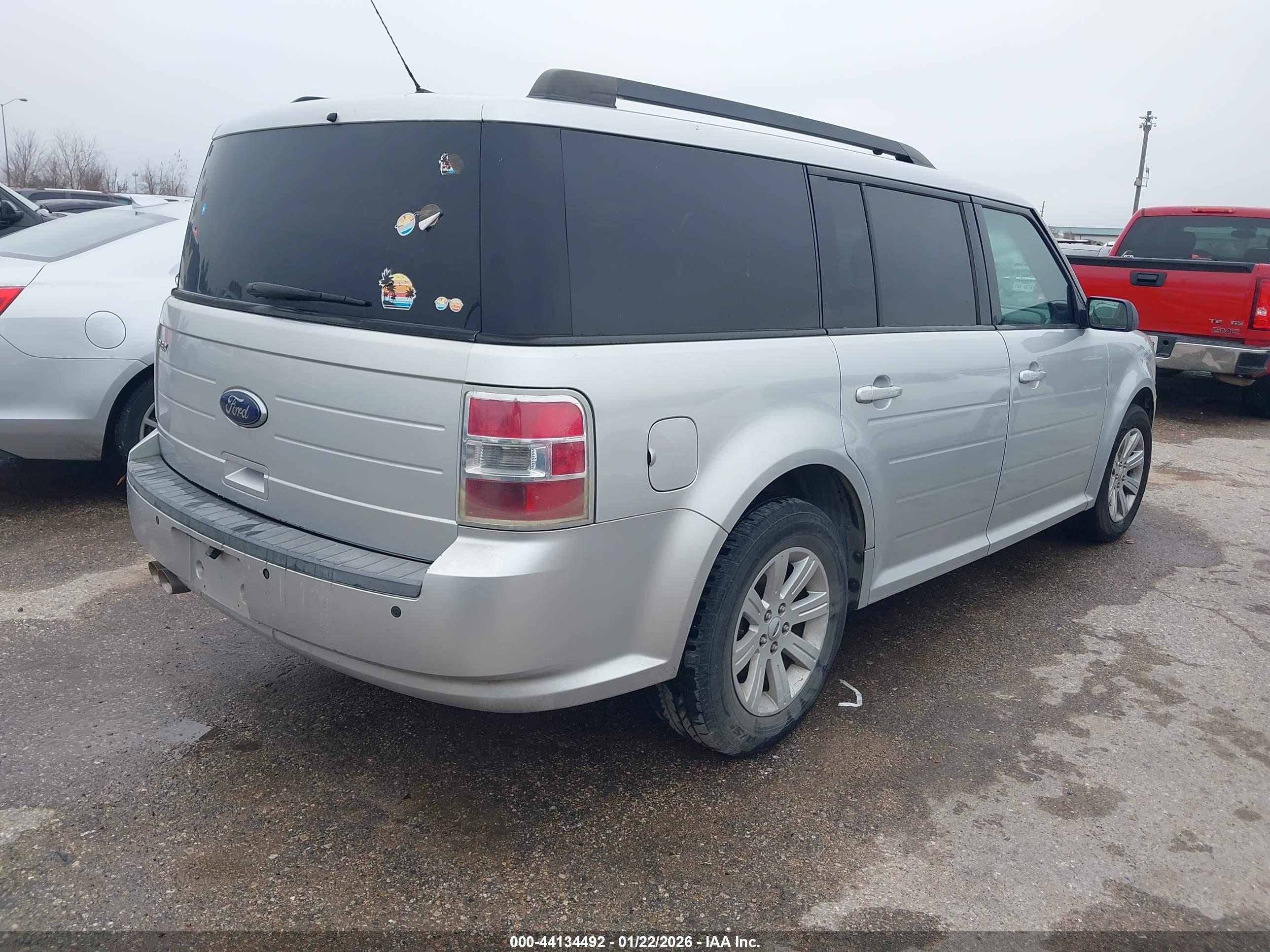FORD FLEX image 4