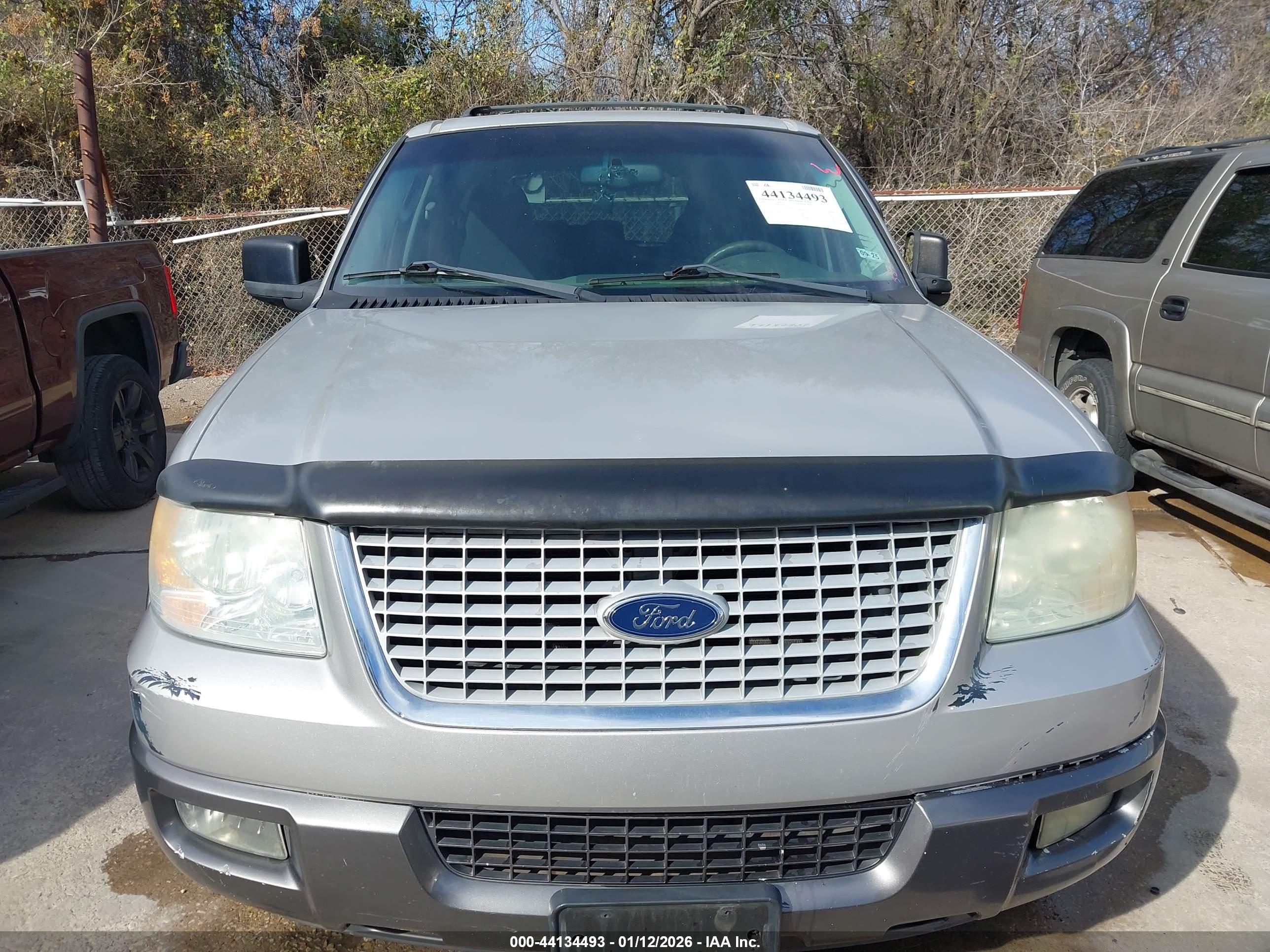 FORD EXPEDITION image 6