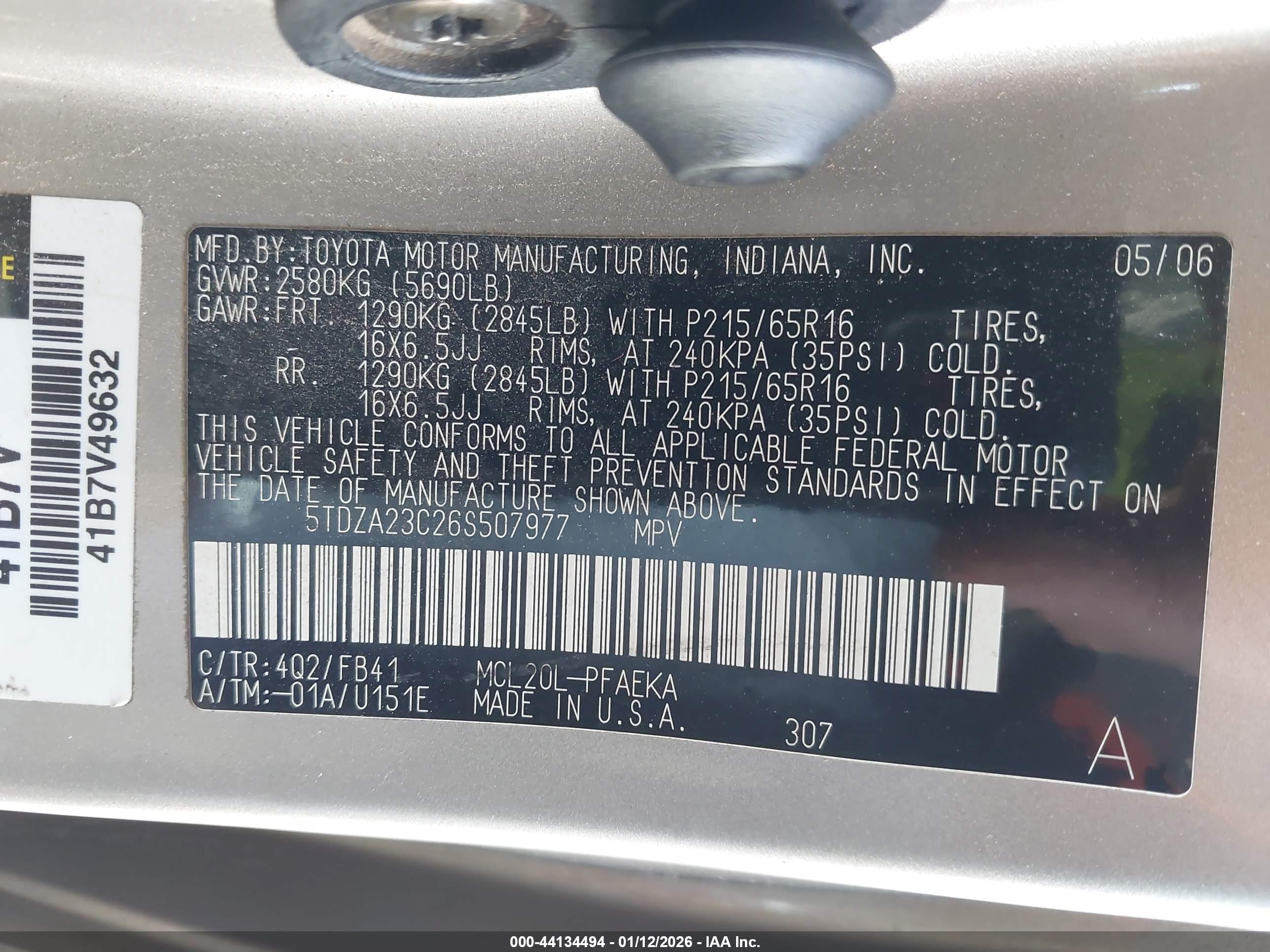 TOYOTA SIENNA image 9