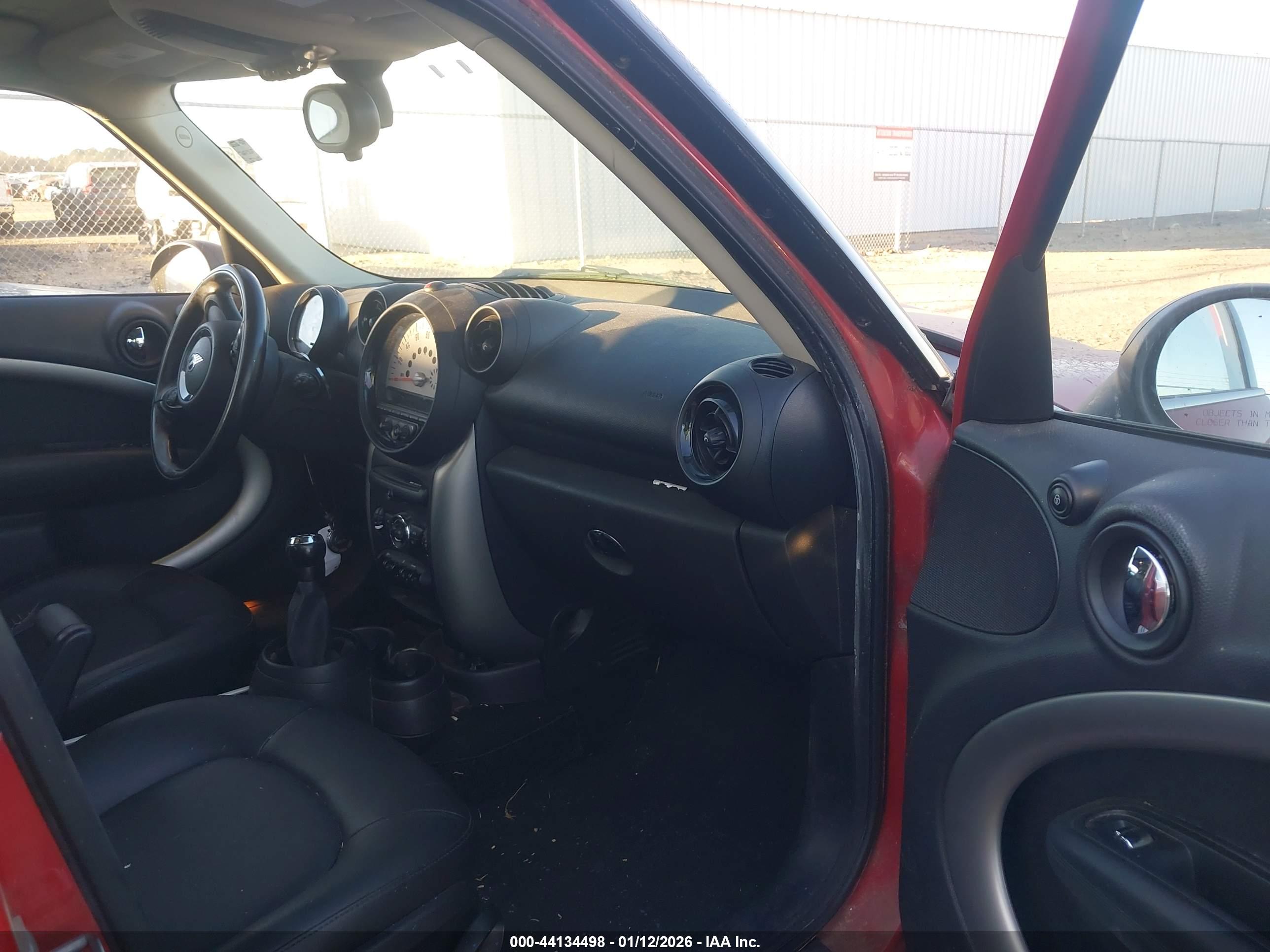 MINI COUNTRYMAN image 5