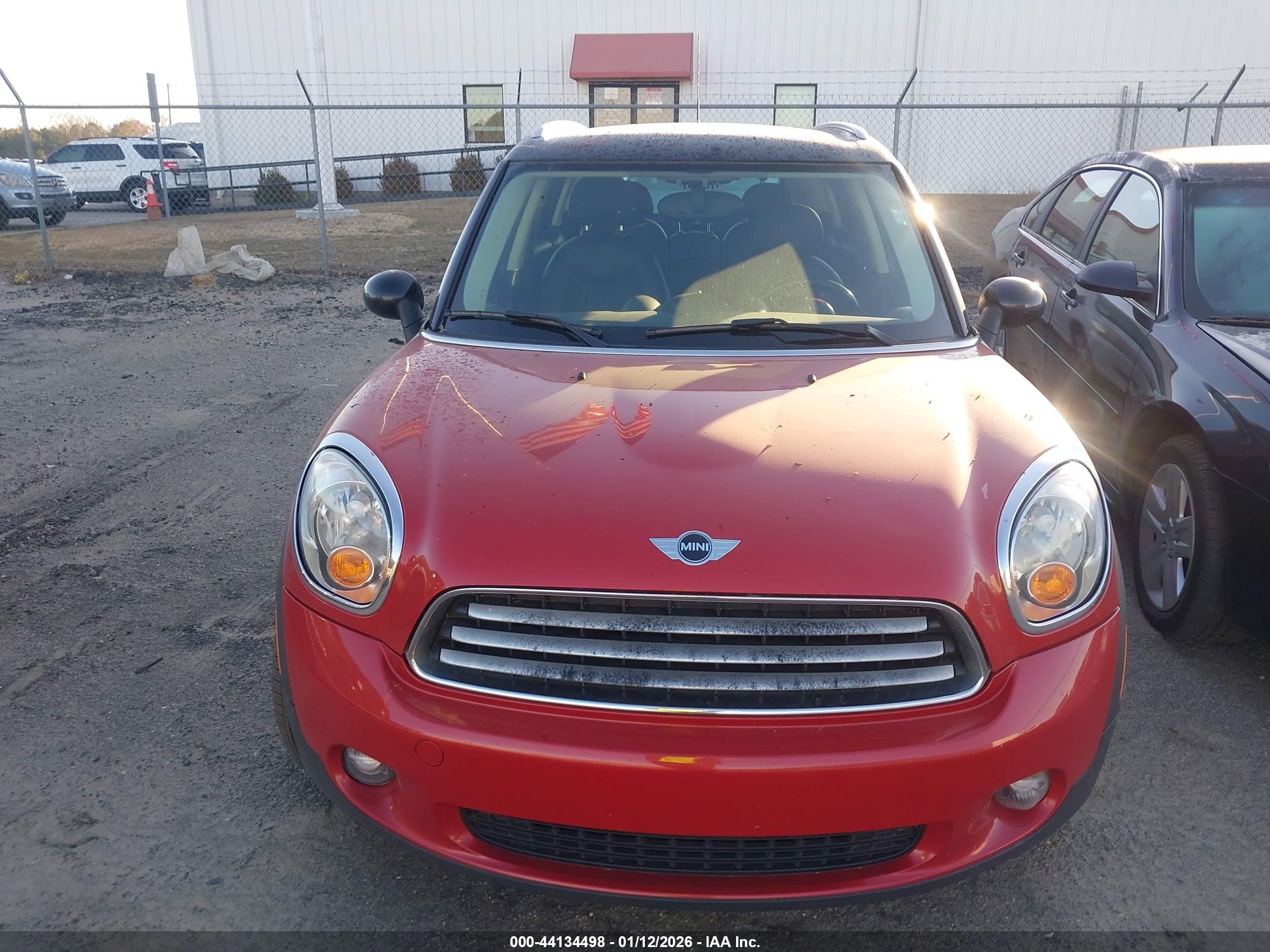 MINI COUNTRYMAN image 6