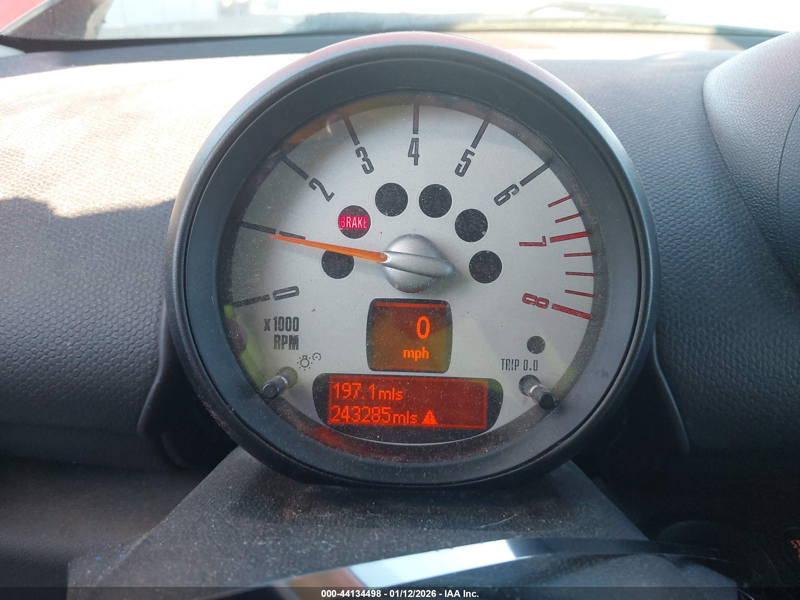 MINI COUNTRYMAN image 7