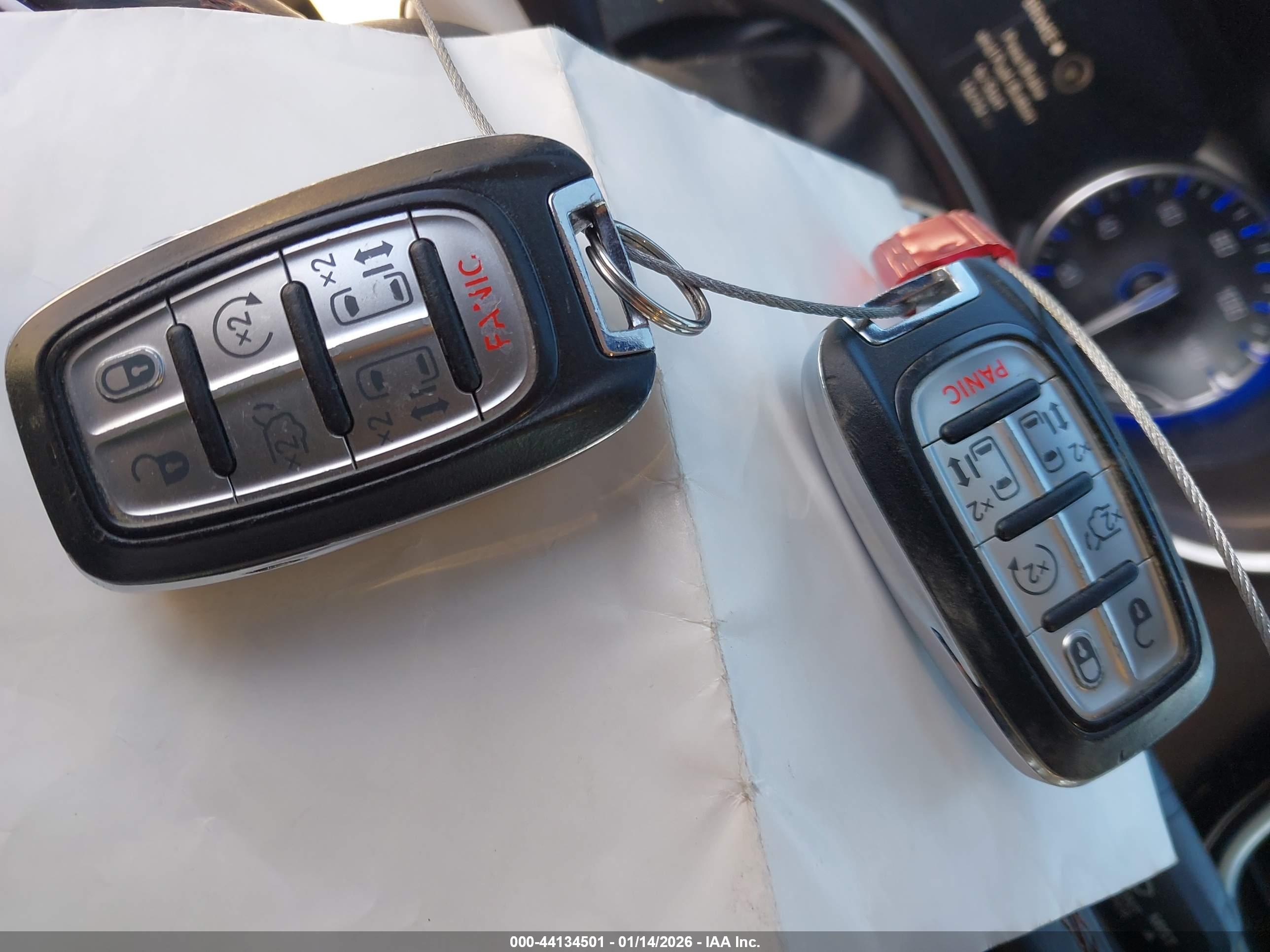 CHRYSLER PACIFICA image 11