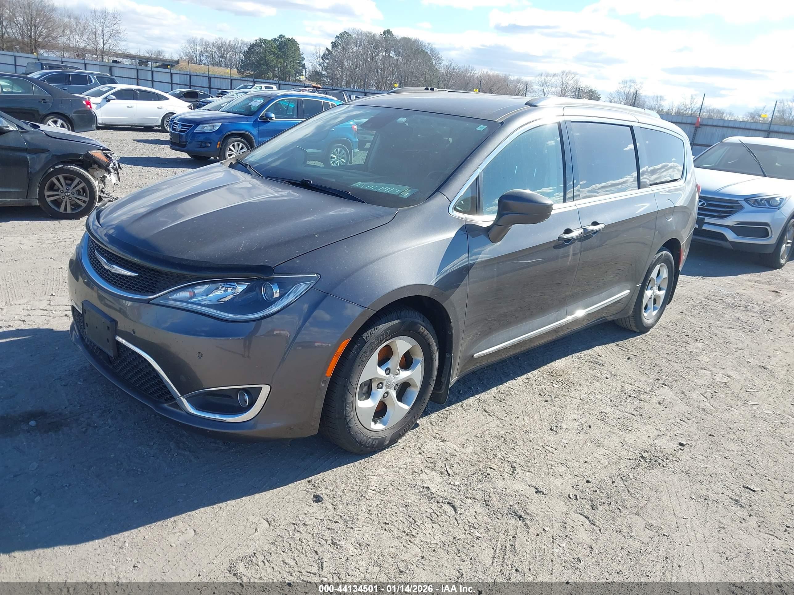 CHRYSLER PACIFICA image 2