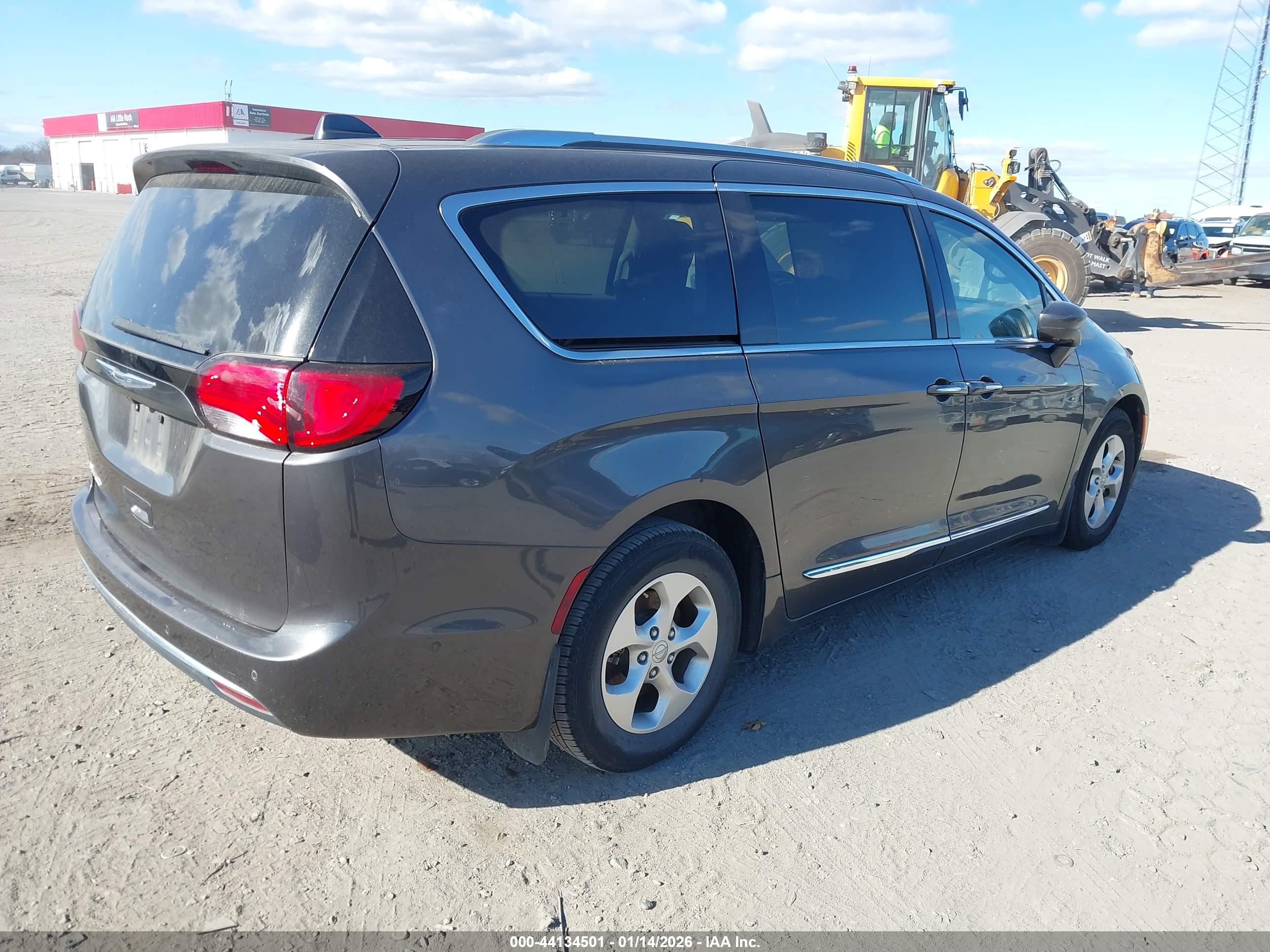 CHRYSLER PACIFICA image 4