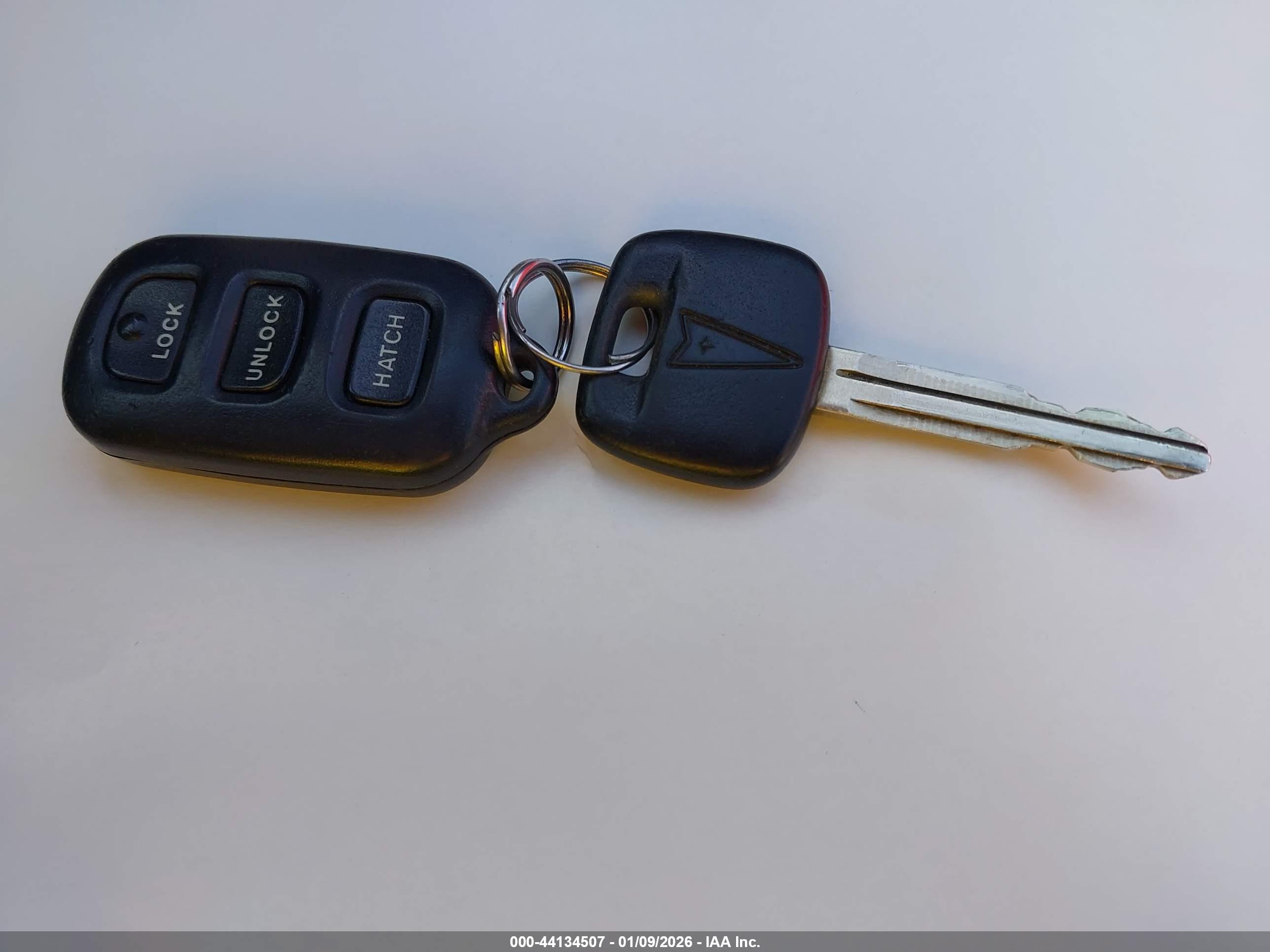 PONTIAC VIBE image 11