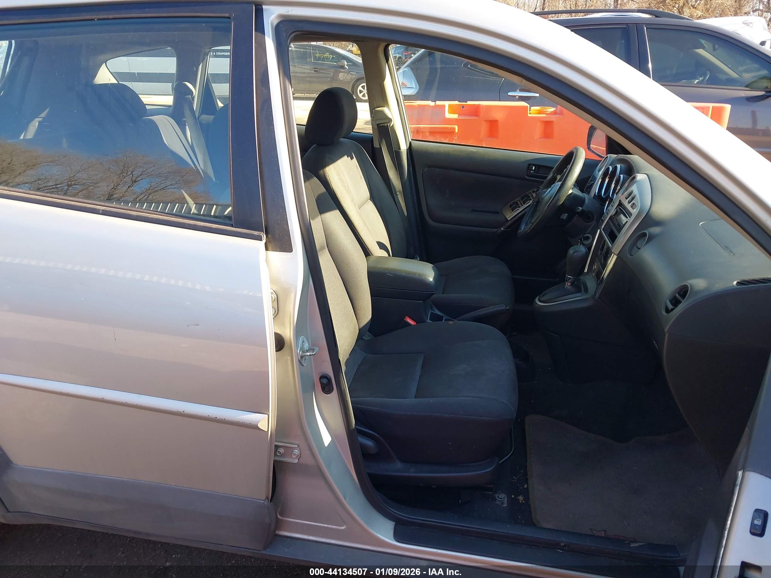 PONTIAC VIBE image 5