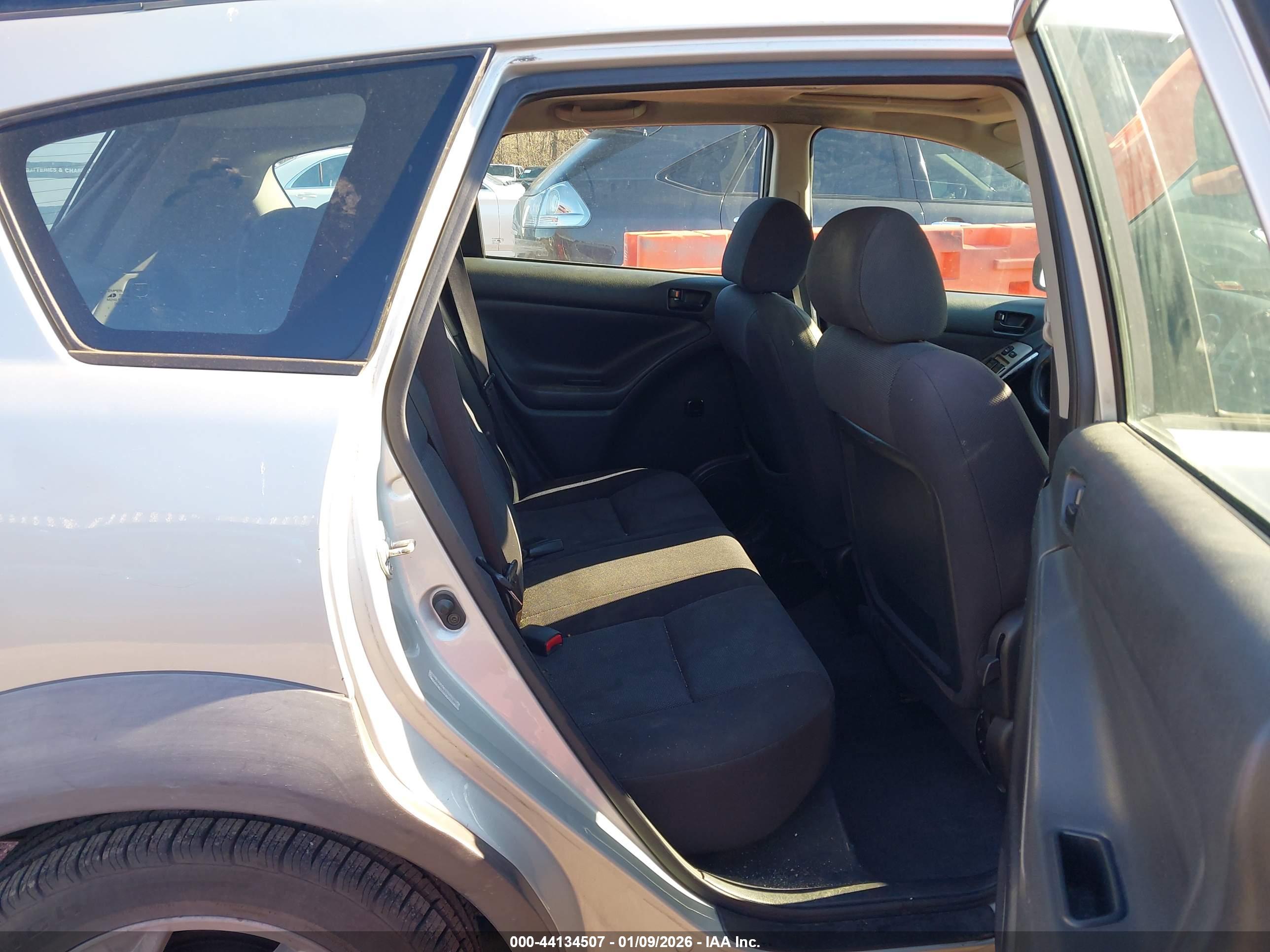 PONTIAC VIBE image 8