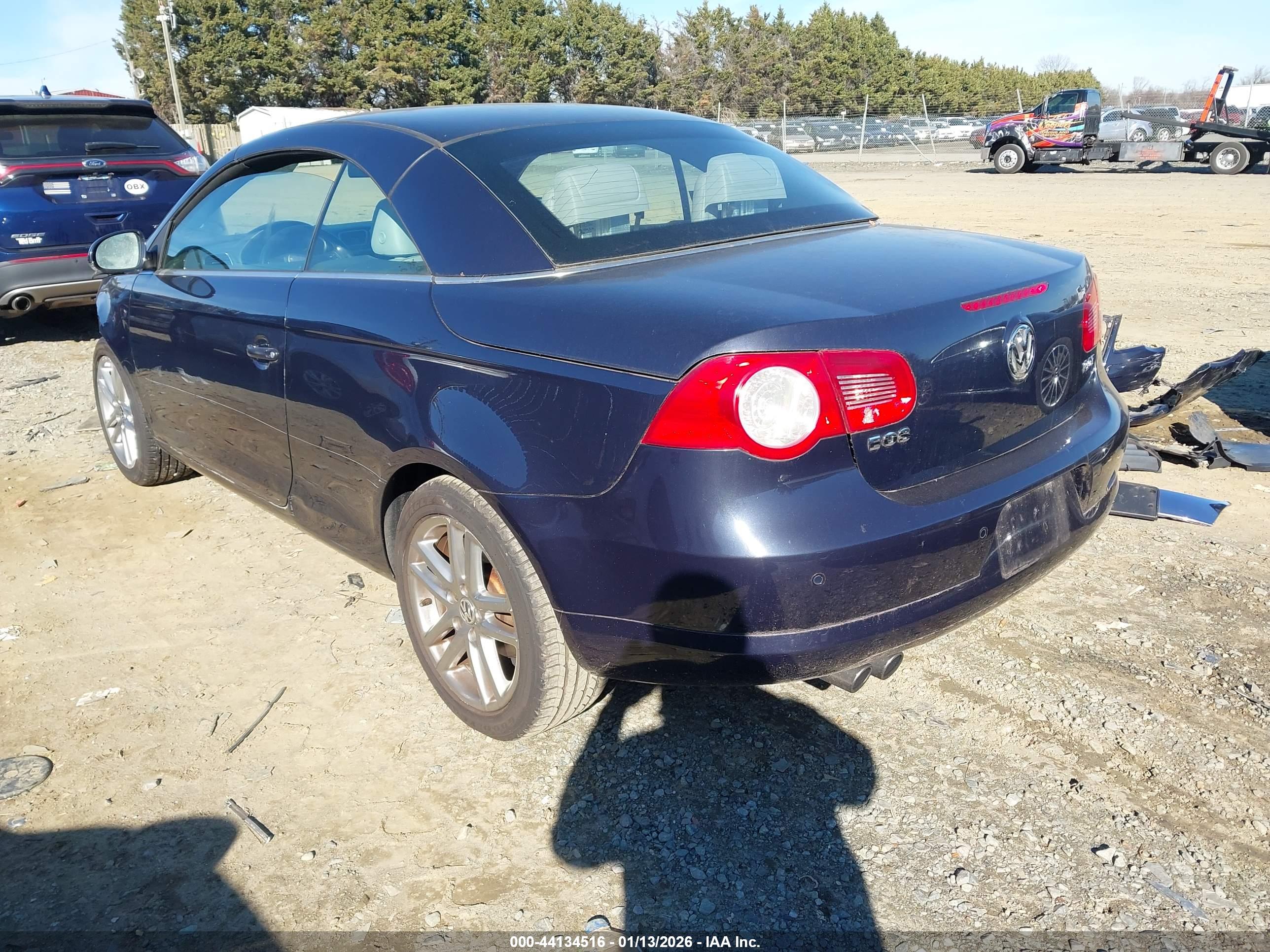 VOLKSWAGEN EOS image 3
