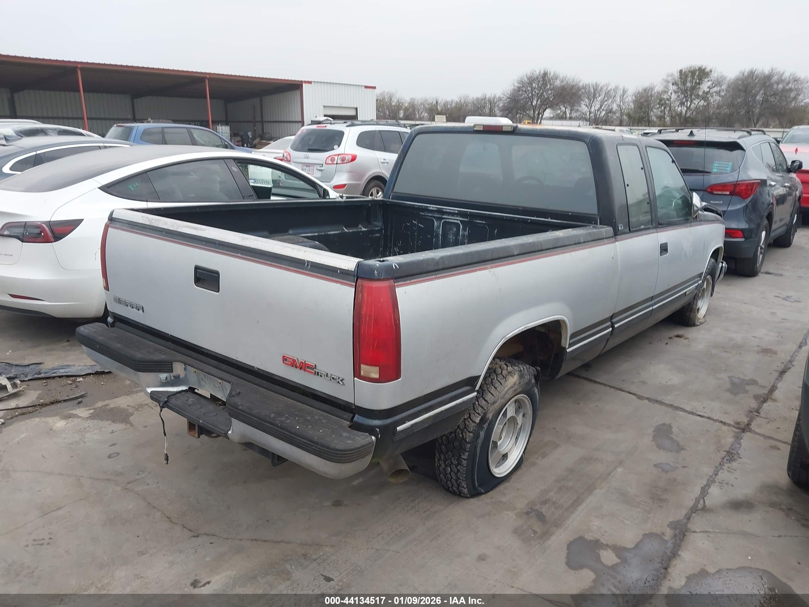 GMC SIERRA image 4