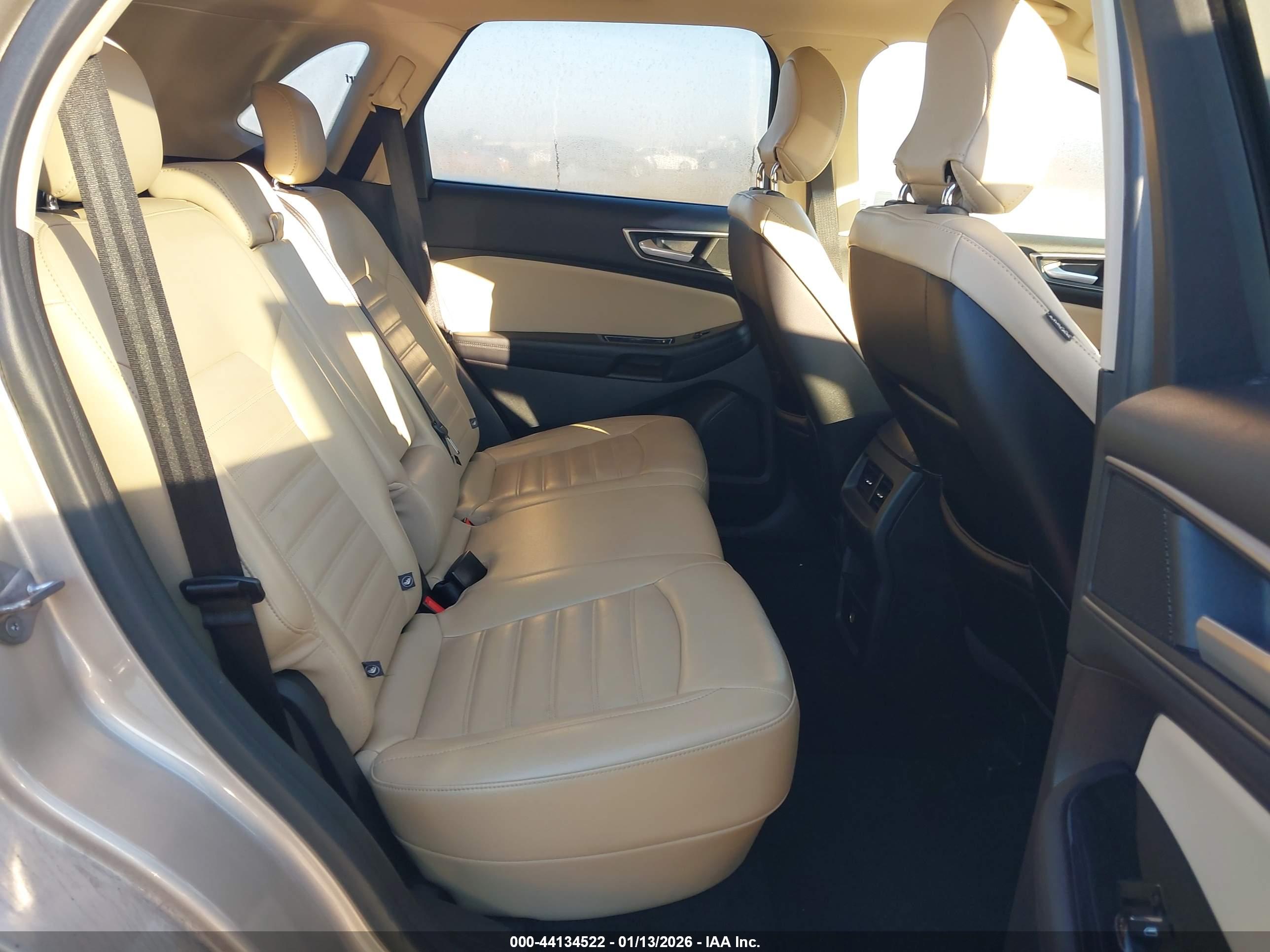 FORD EDGE image 8
