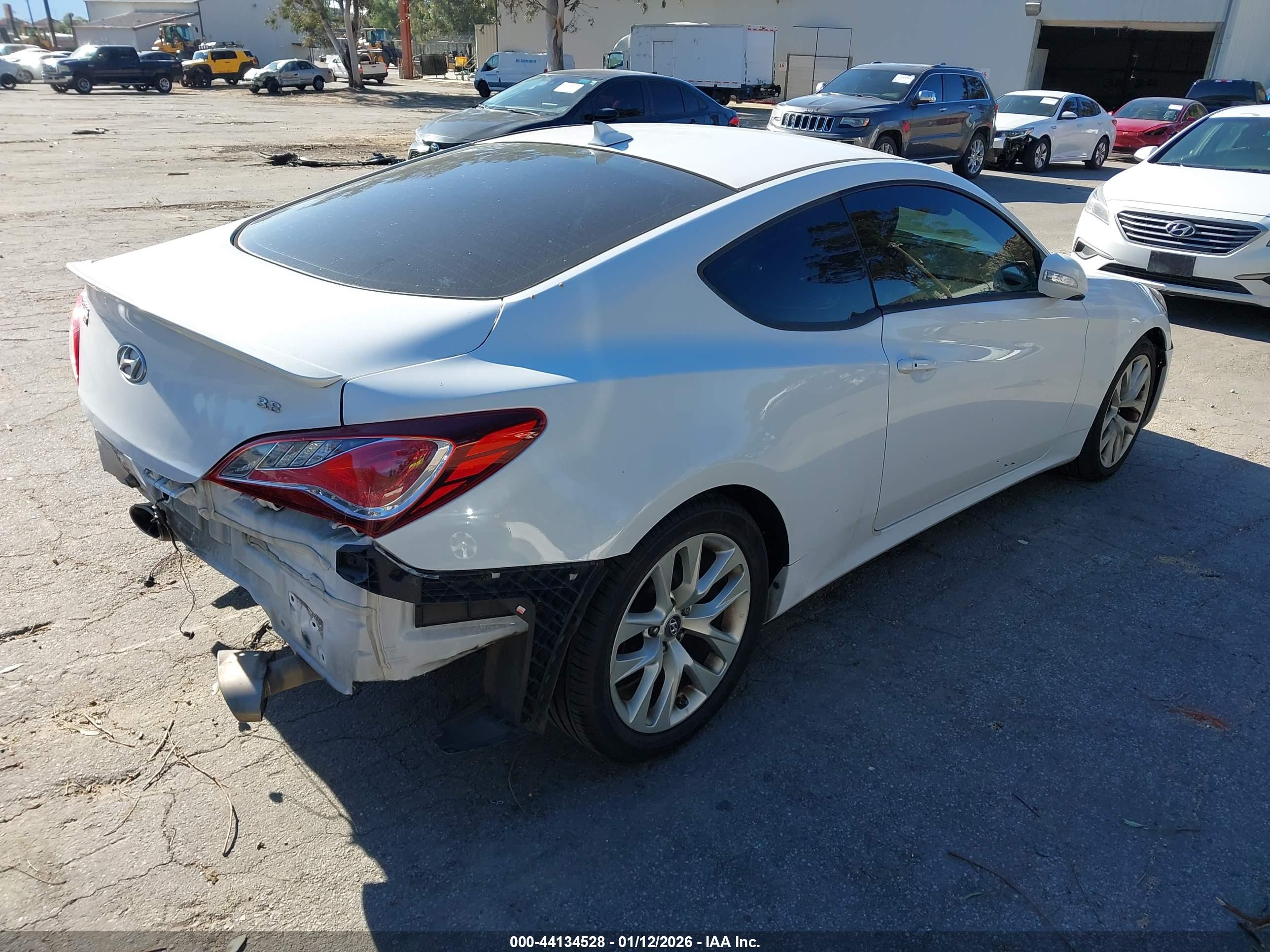 HYUNDAI GENESIS image 4
