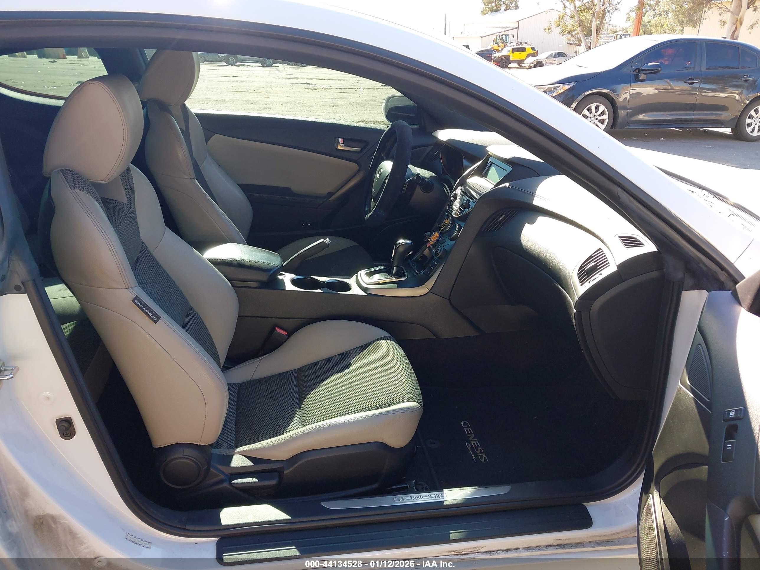 HYUNDAI GENESIS image 5