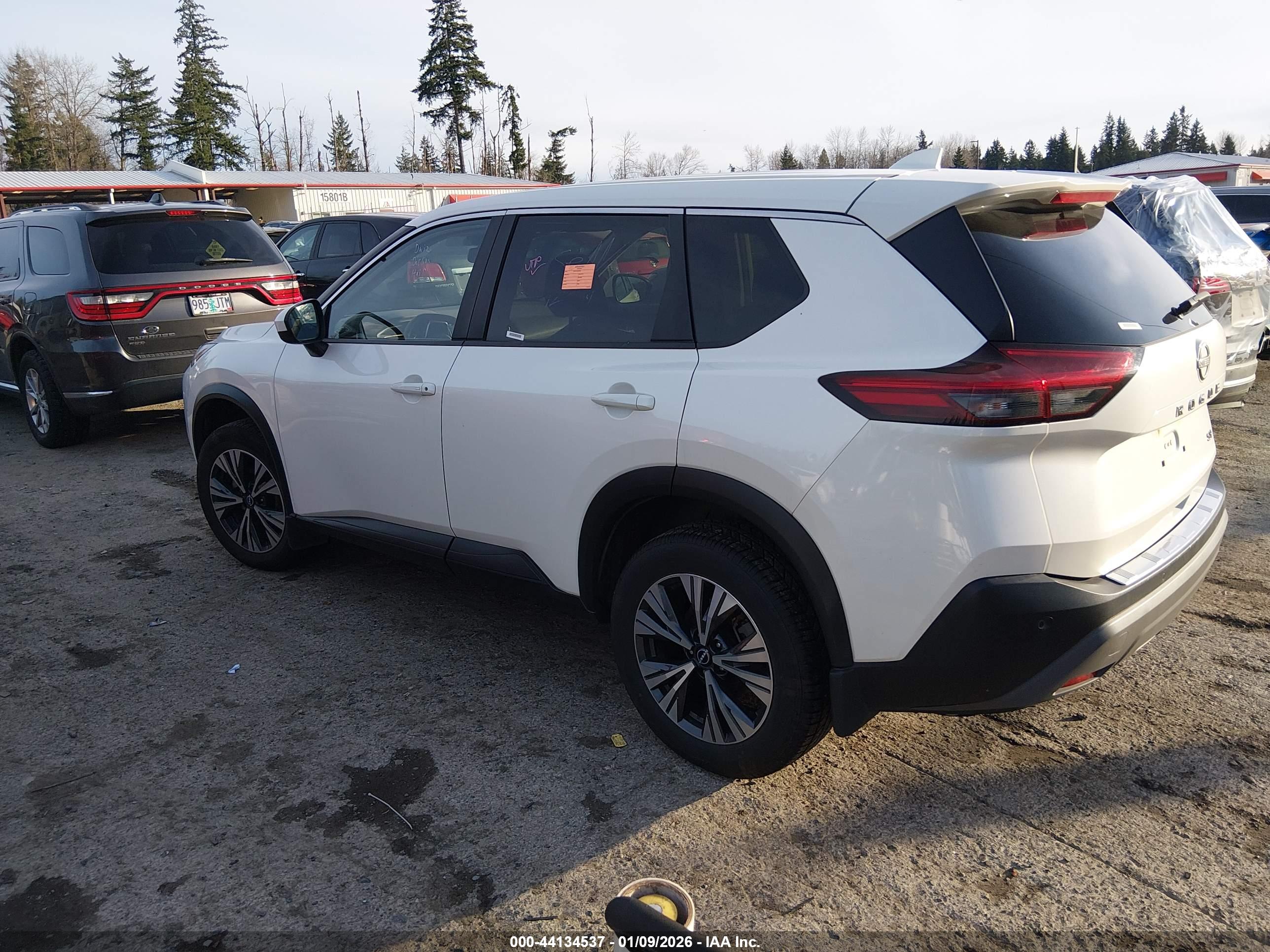 NISSAN ROGUE image 3