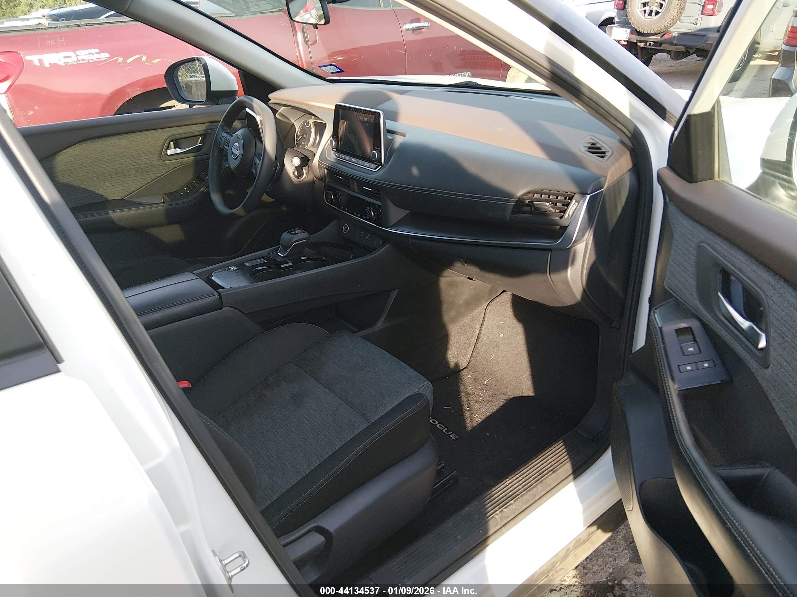 NISSAN ROGUE image 5