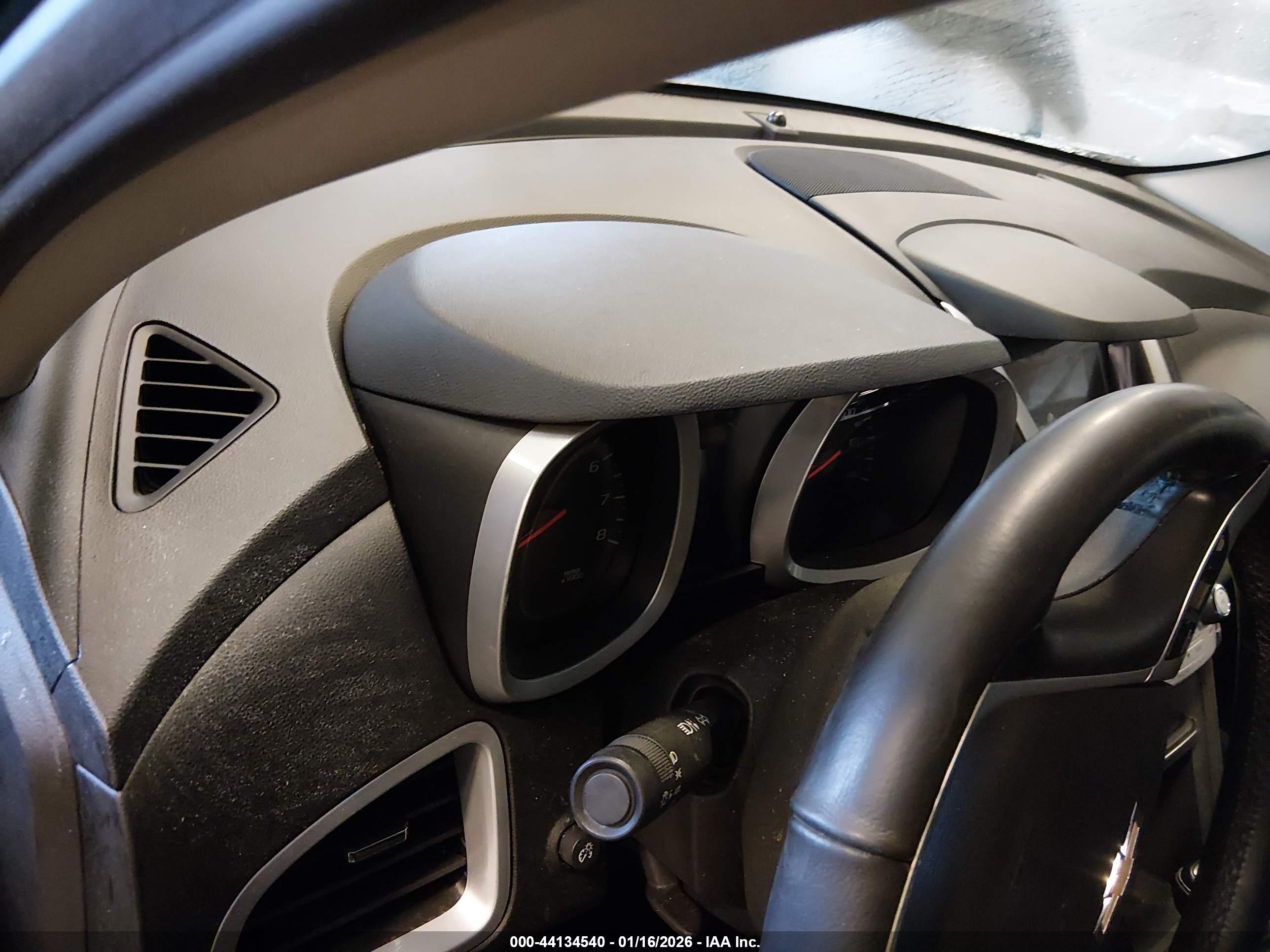 CHEVROLET EQUINOX image 7