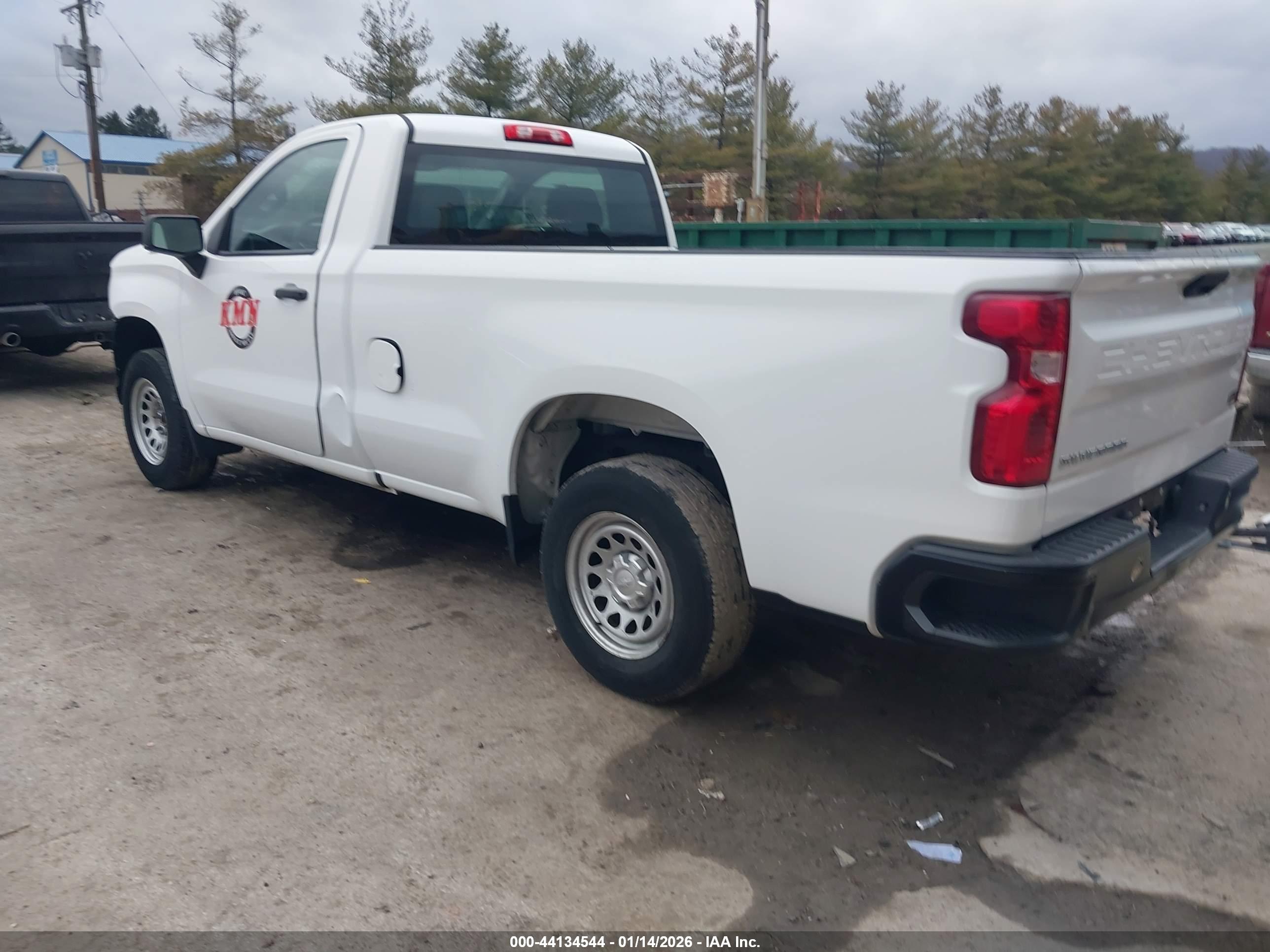 CHEVROLET SILVERADO image 3