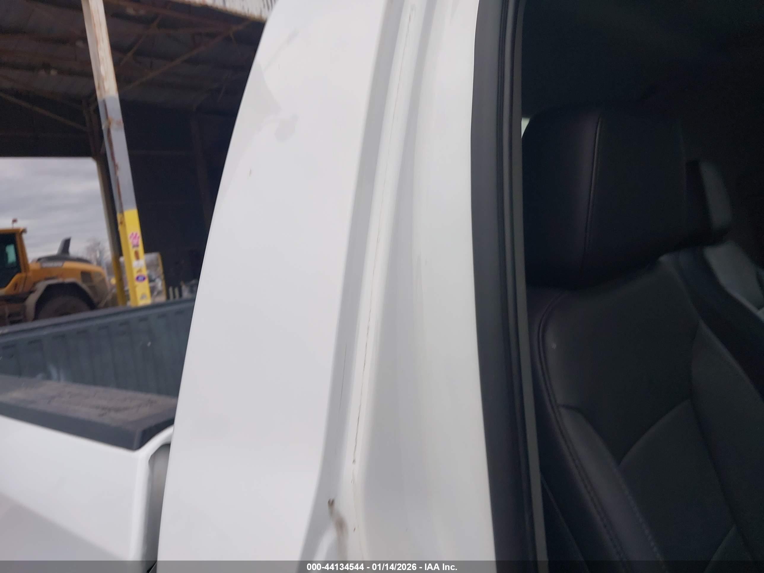 CHEVROLET SILVERADO image 8