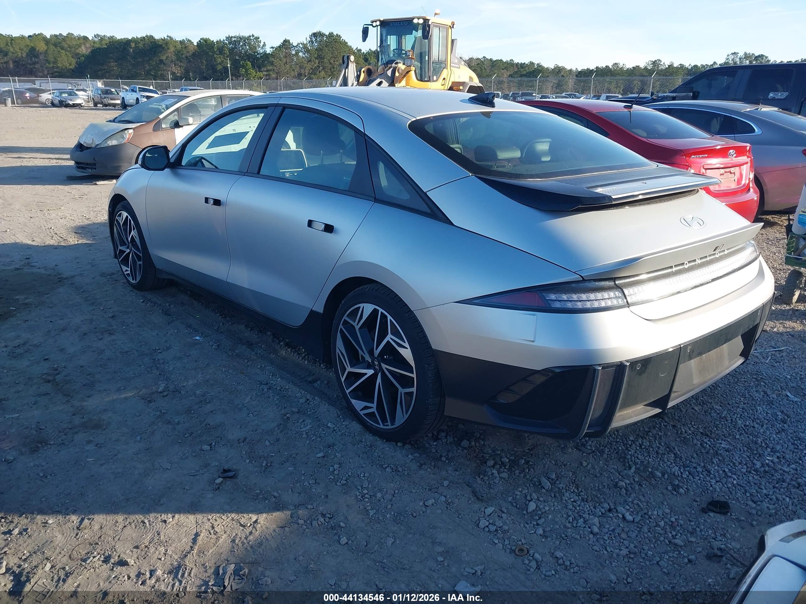 HYUNDAI IONIQ image 3