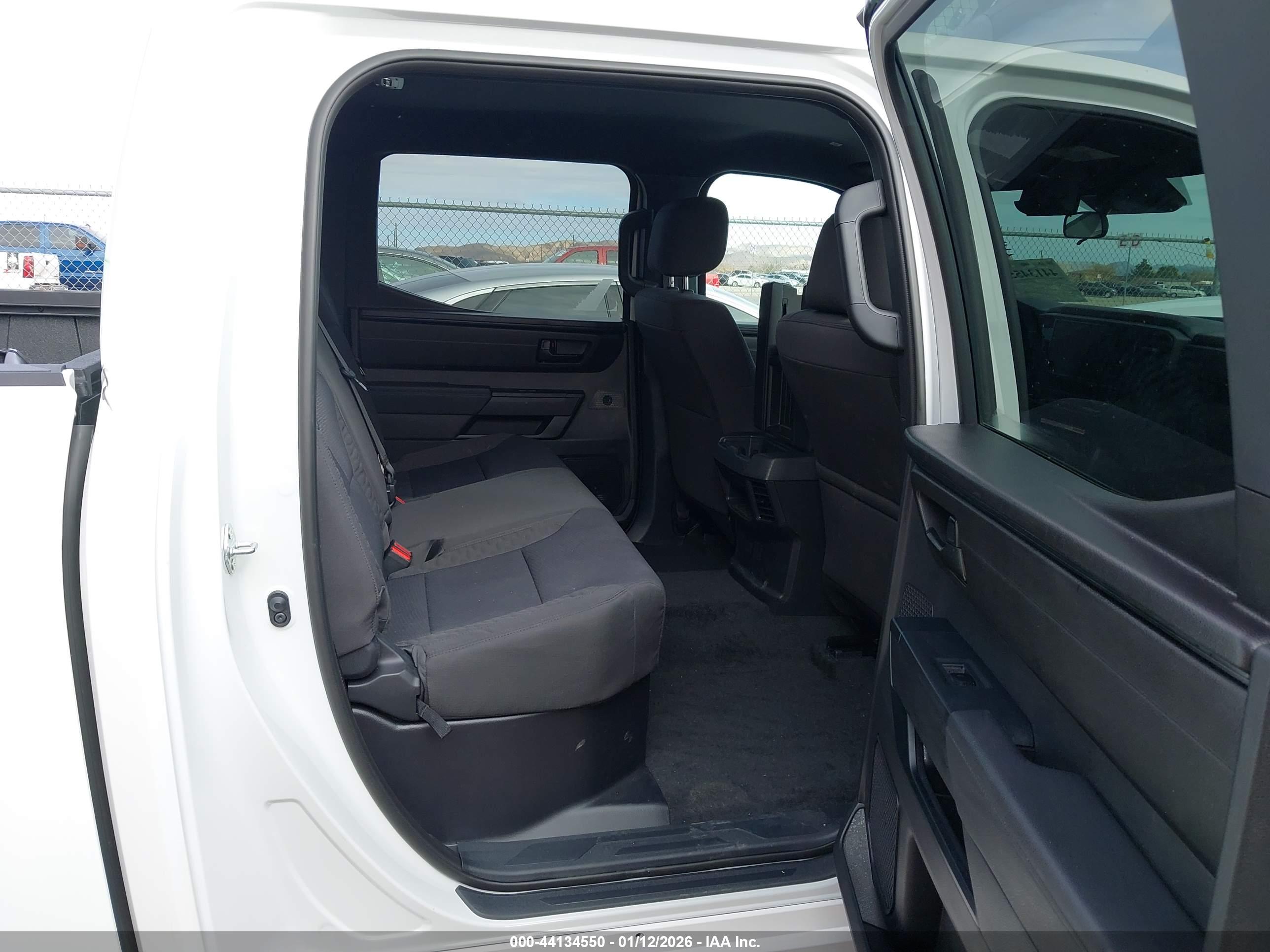 TOYOTA TUNDRA image 8
