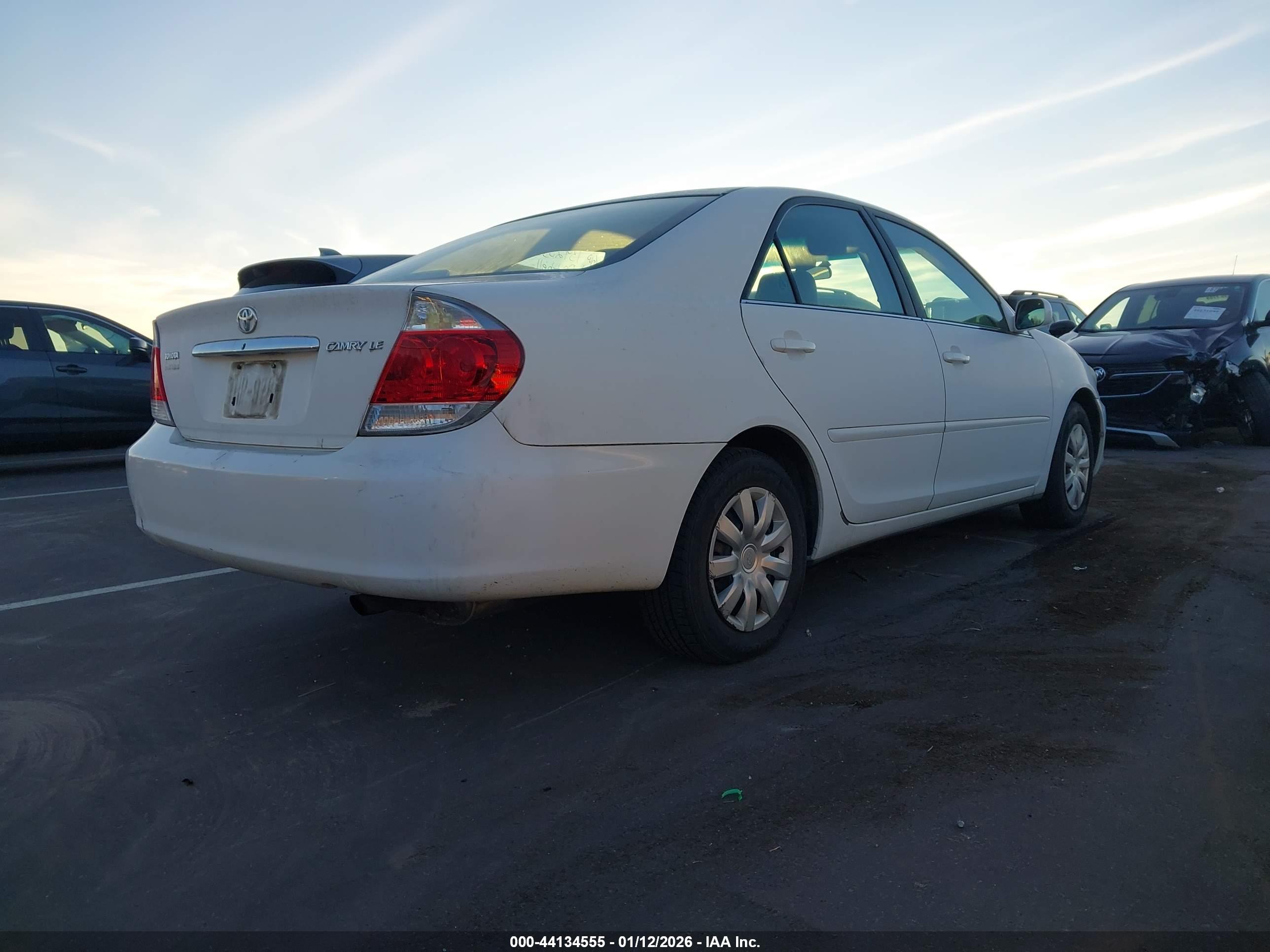 TOYOTA CAMRY image 4