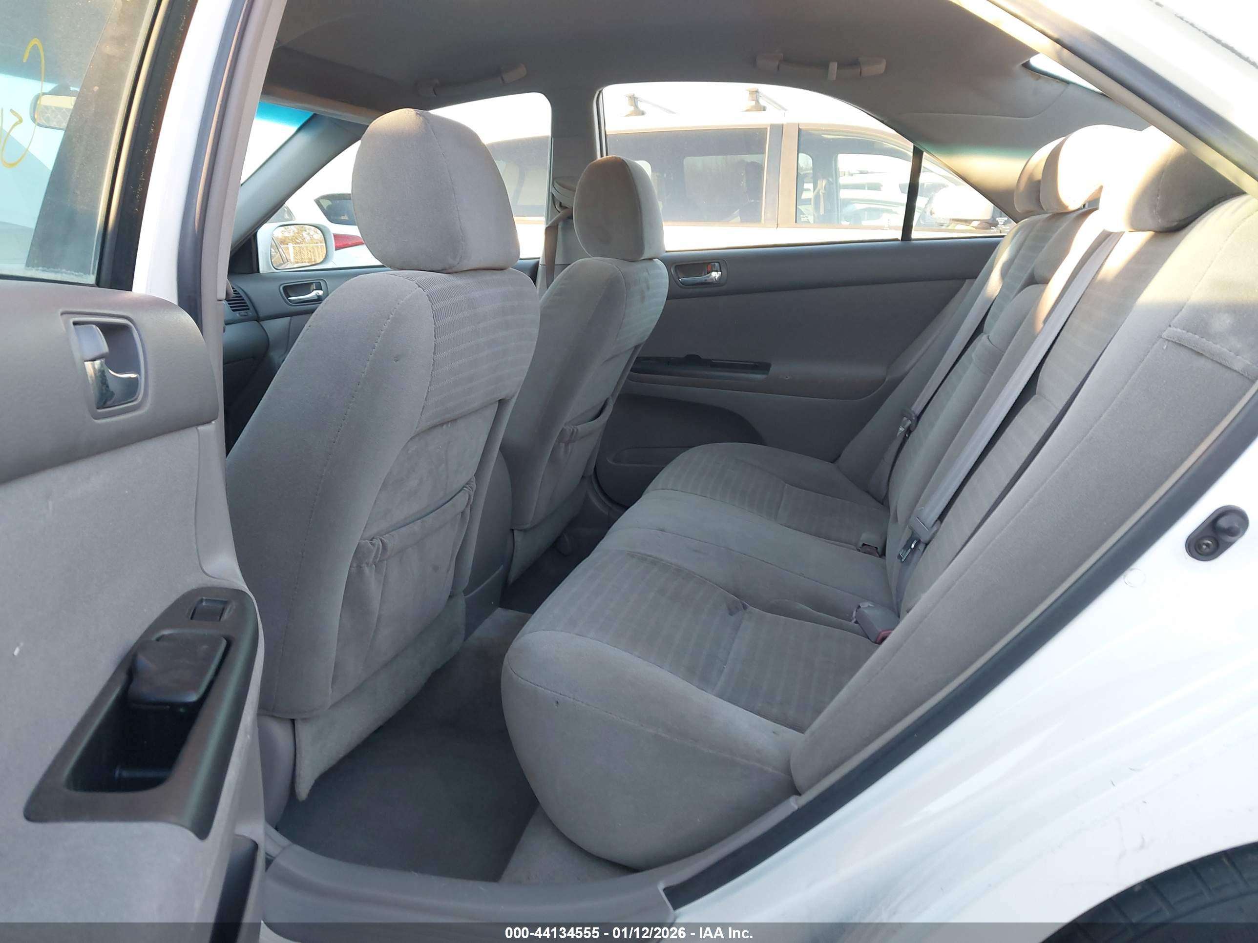 TOYOTA CAMRY image 8