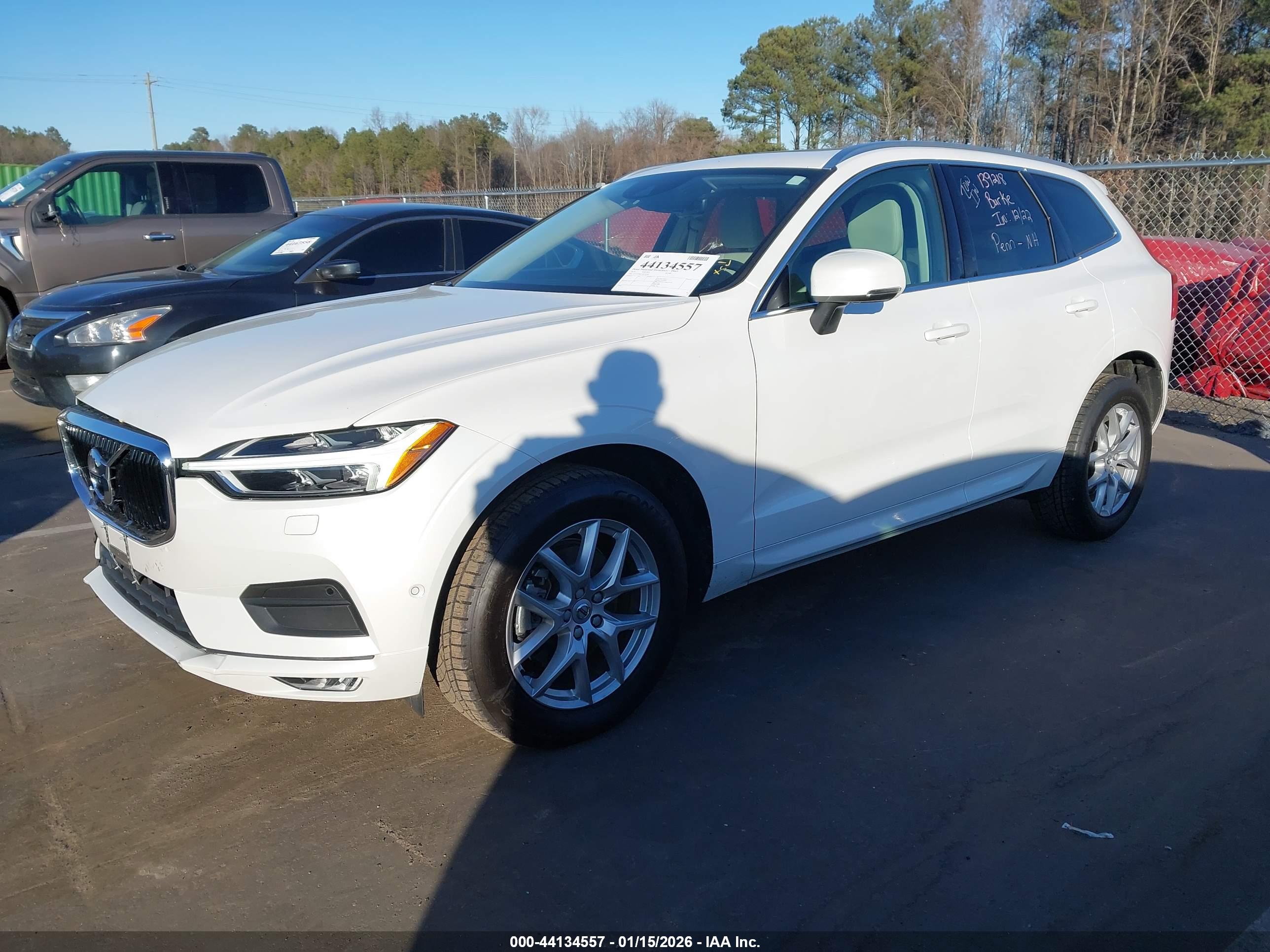 VOLVO XC60 image 2