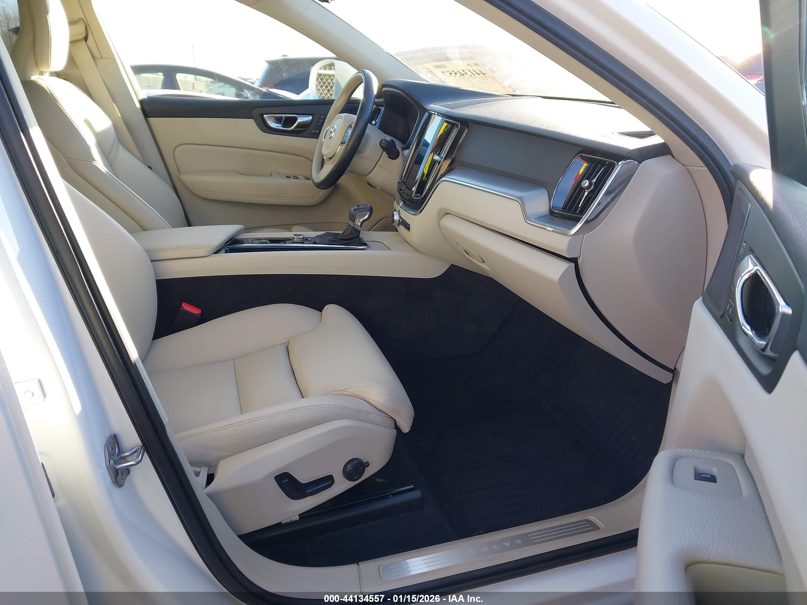 VOLVO XC60 image 5