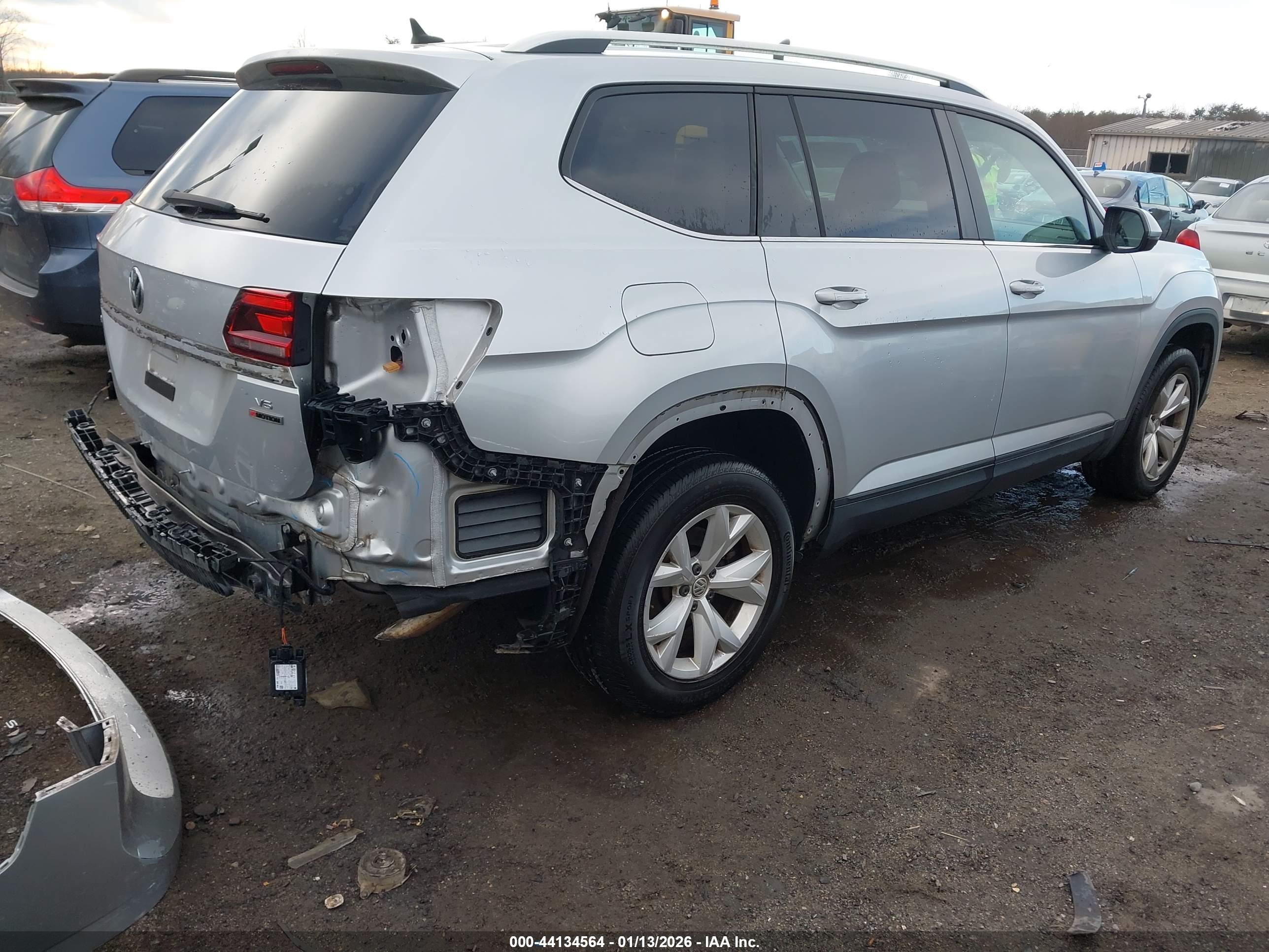 VOLKSWAGEN ATLAS image 4
