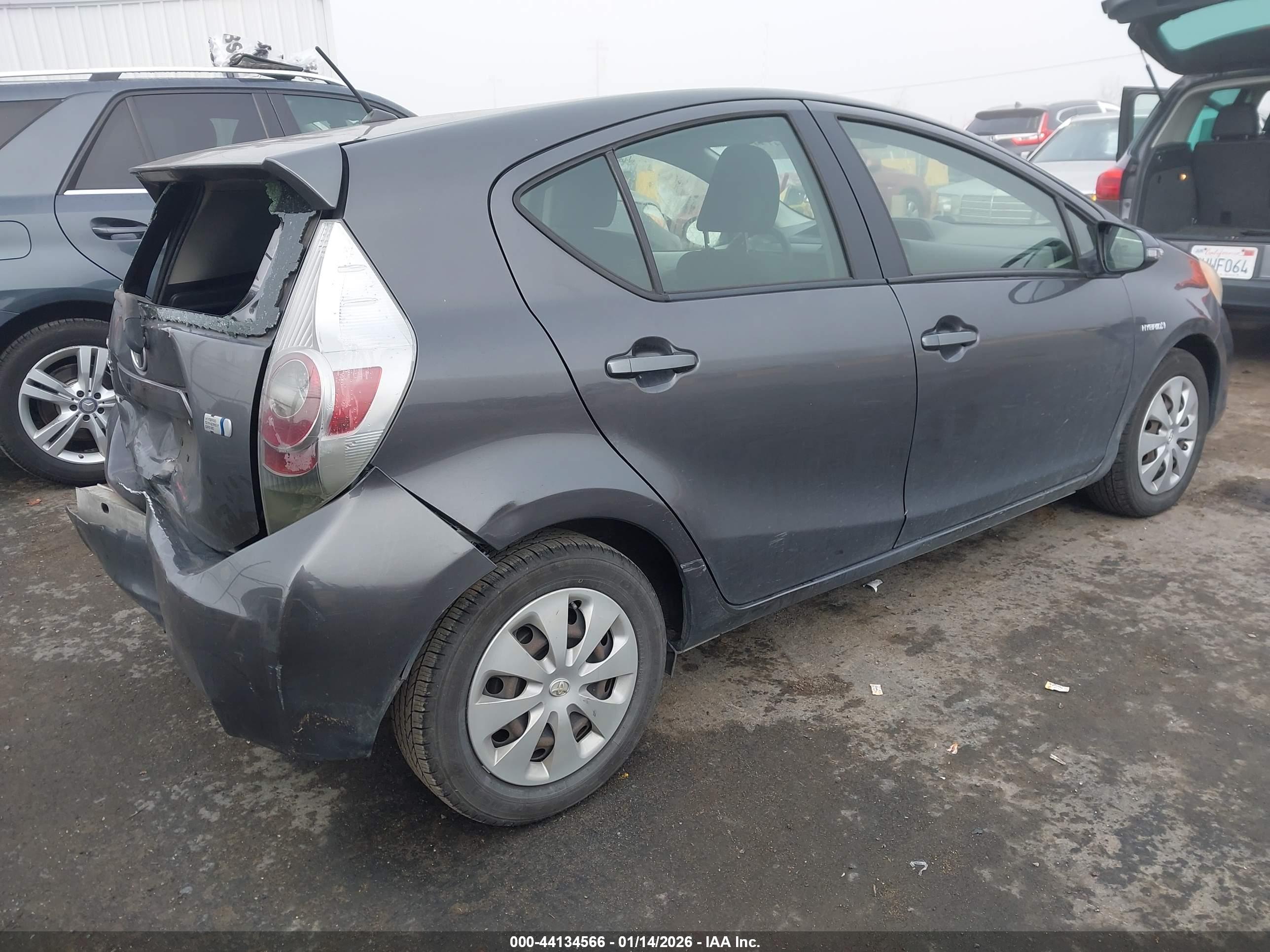 TOYOTA PRIUS image 4