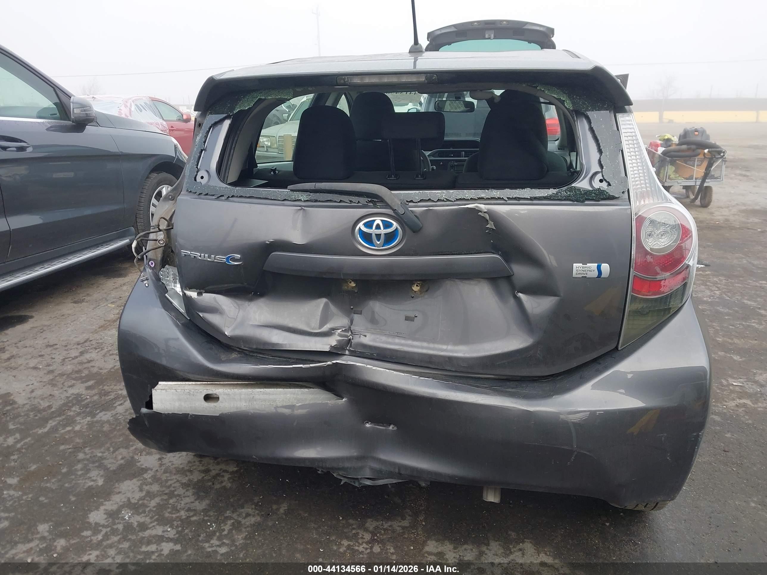 TOYOTA PRIUS image 6
