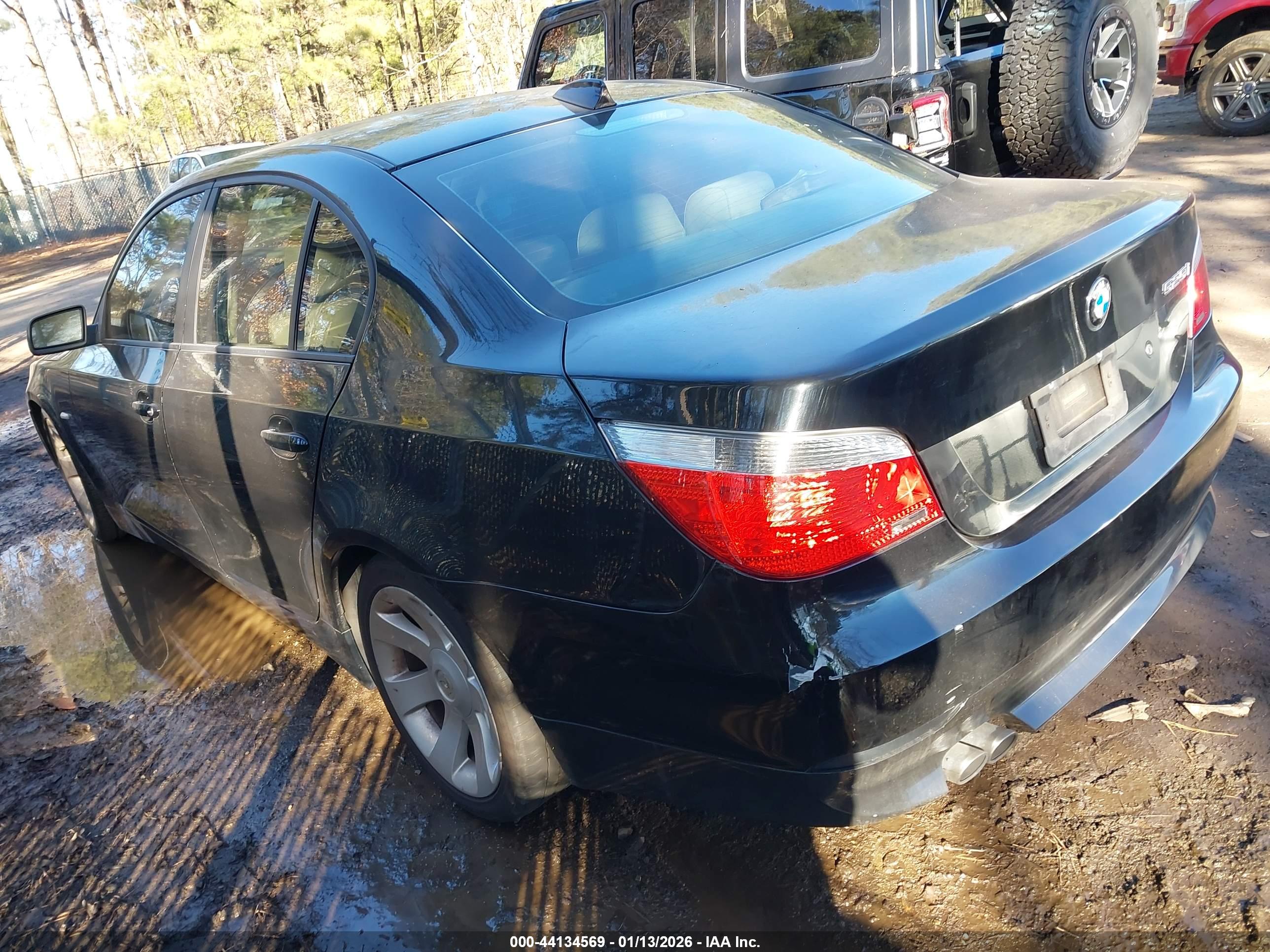 BMW 525I image 3