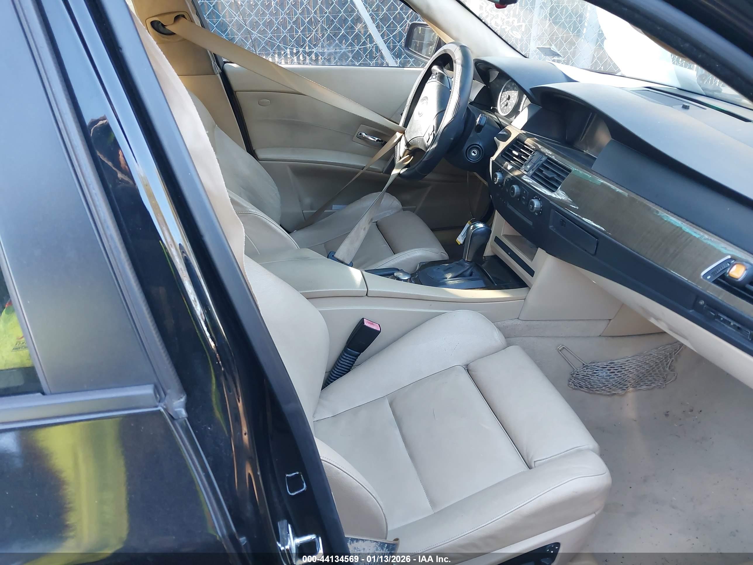 BMW 525I image 5