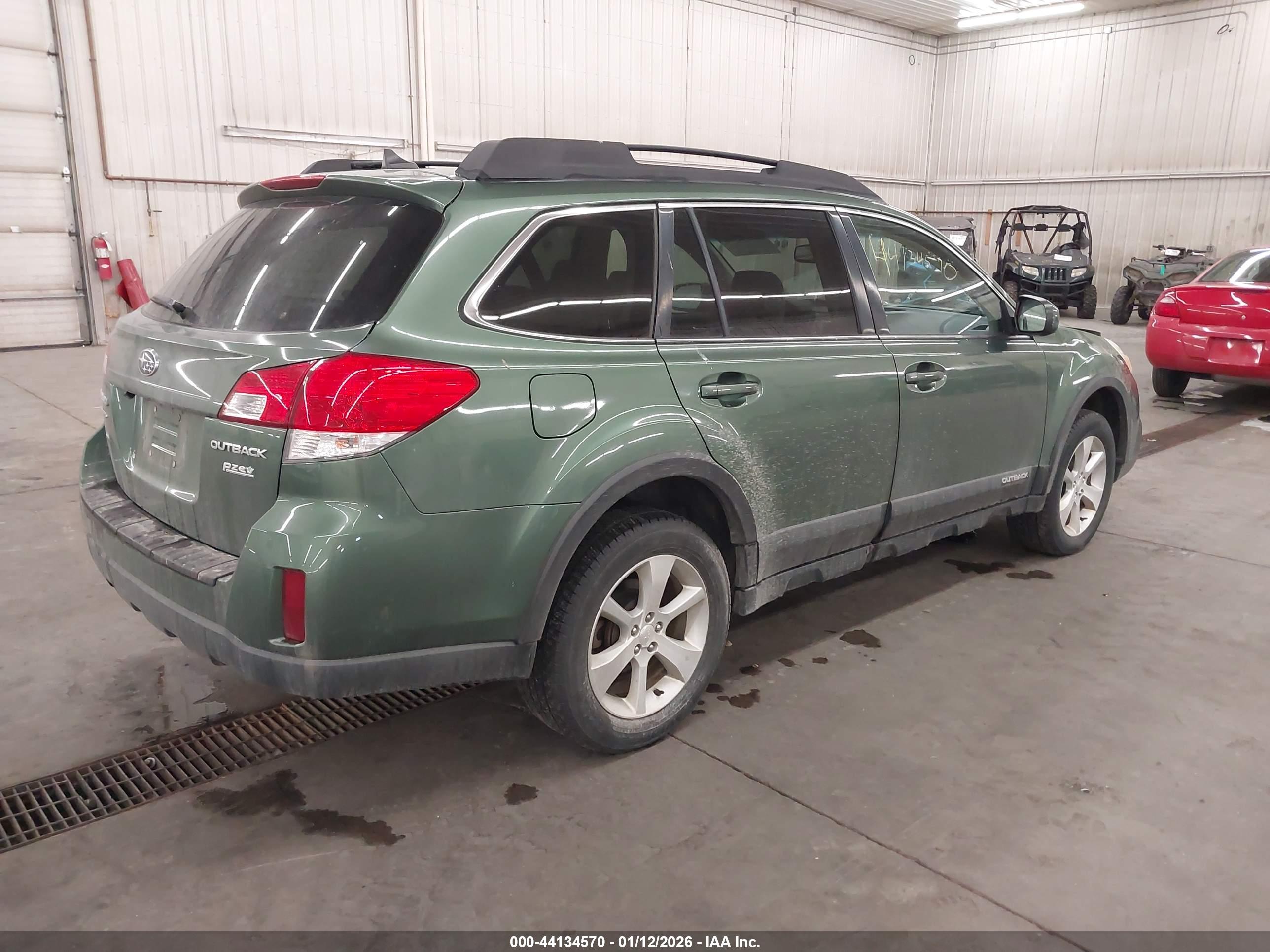 SUBARU OUTBACK image 4